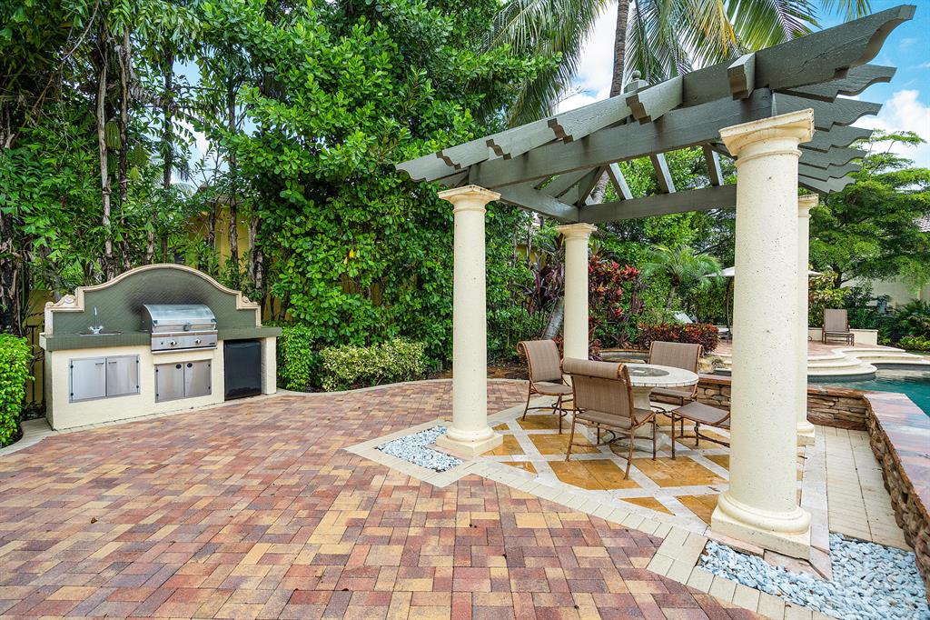 17881 Villa Club Way