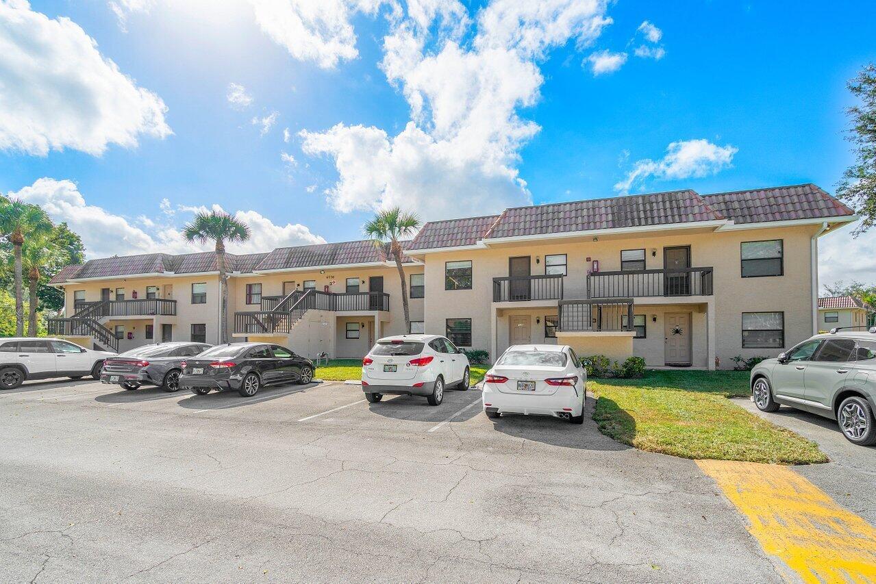 6736 Palmetto Circle S 105
