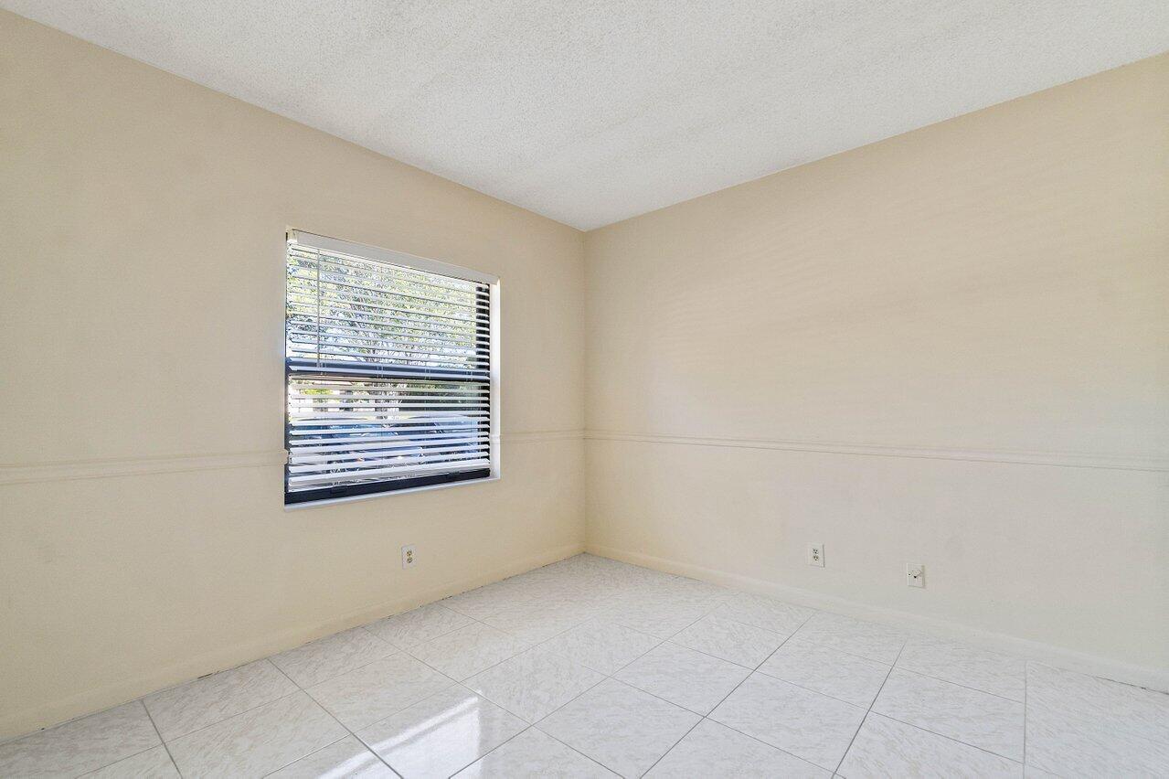 6736 Palmetto Circle S 105