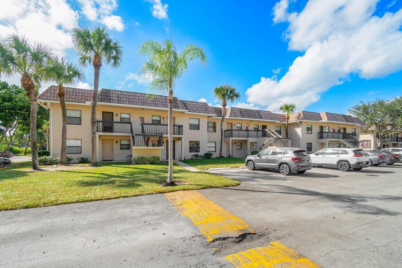 6736 Palmetto Circle S 105