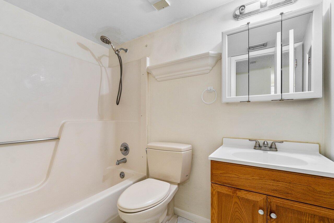 6736 Palmetto Circle S 105