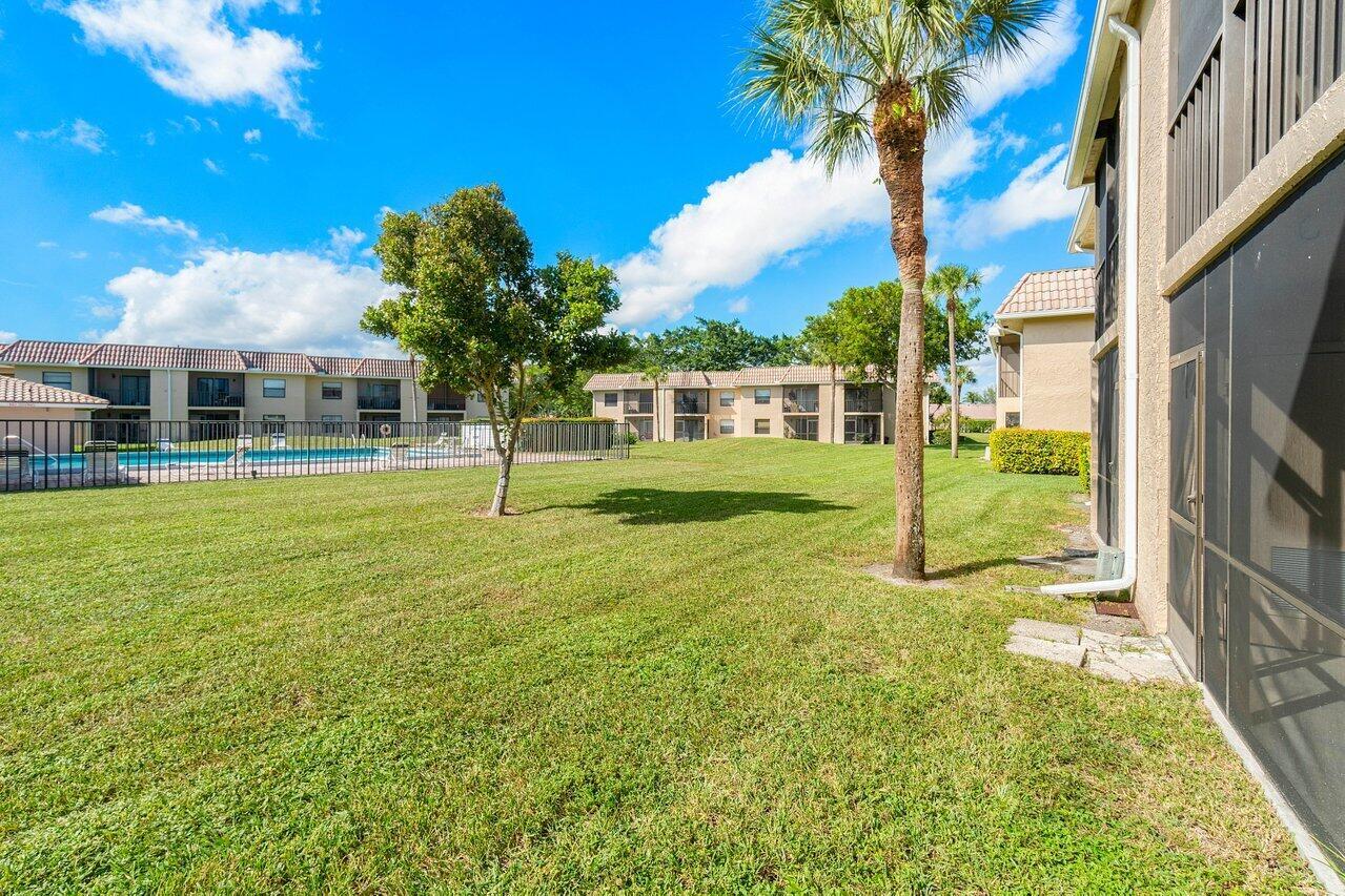 6736 Palmetto Circle S 105