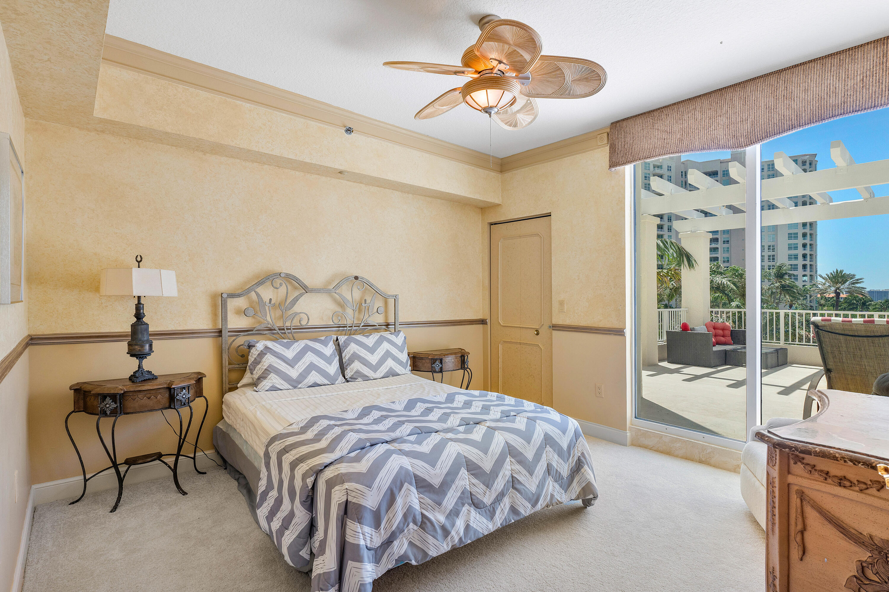 3700 S Ocean Boulevard 410