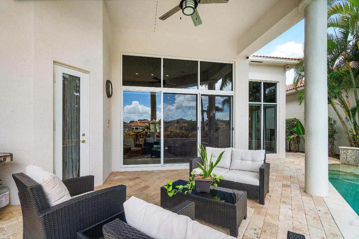 17952 Villa Club Way