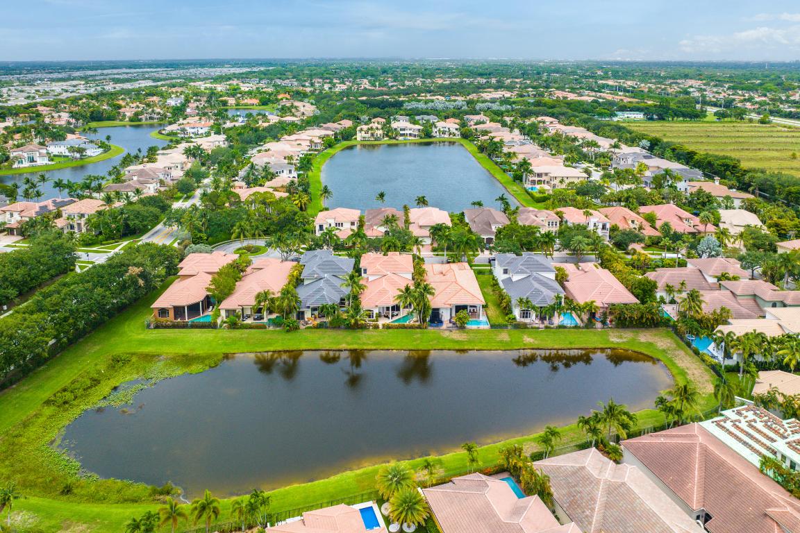 17952 Villa Club Way