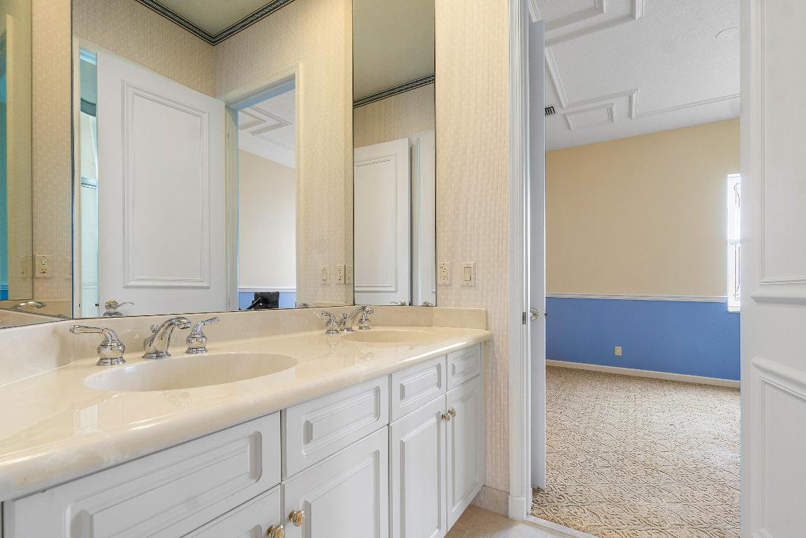 17952 Villa Club Way