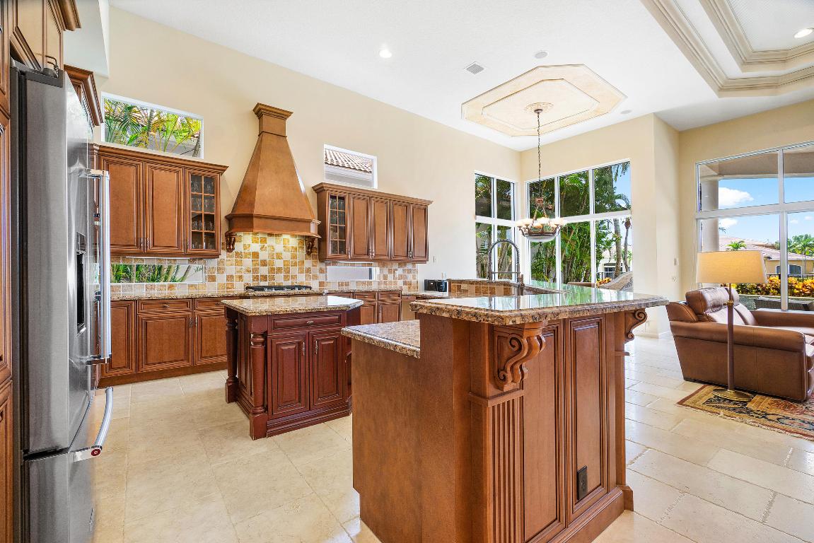 17952 Villa Club Way