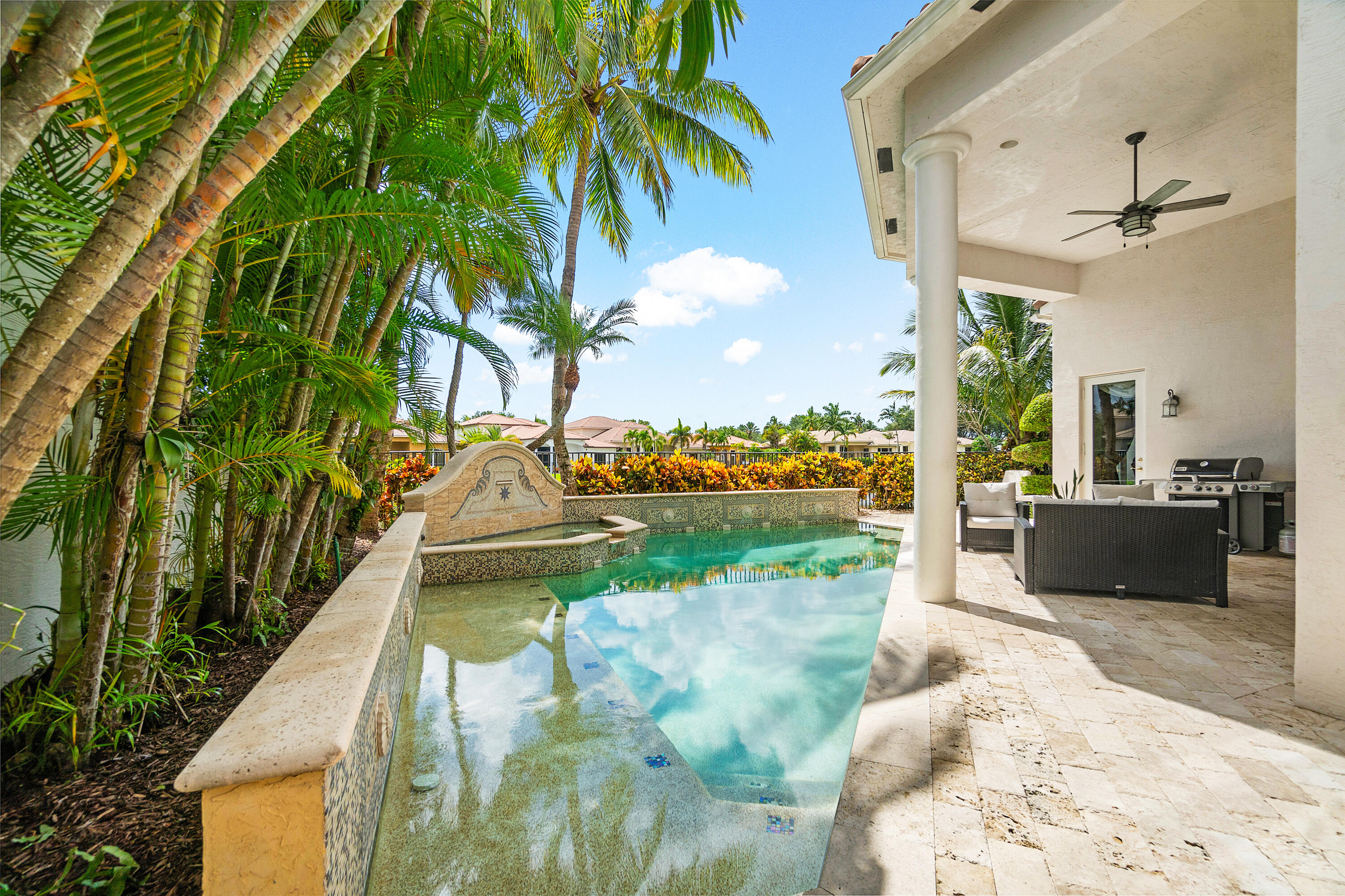 17952 Villa Club Way