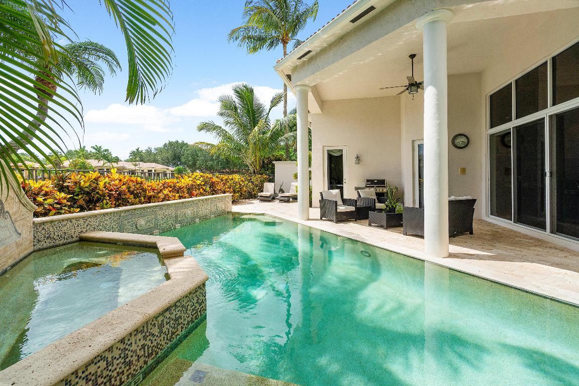 17952 Villa Club Way