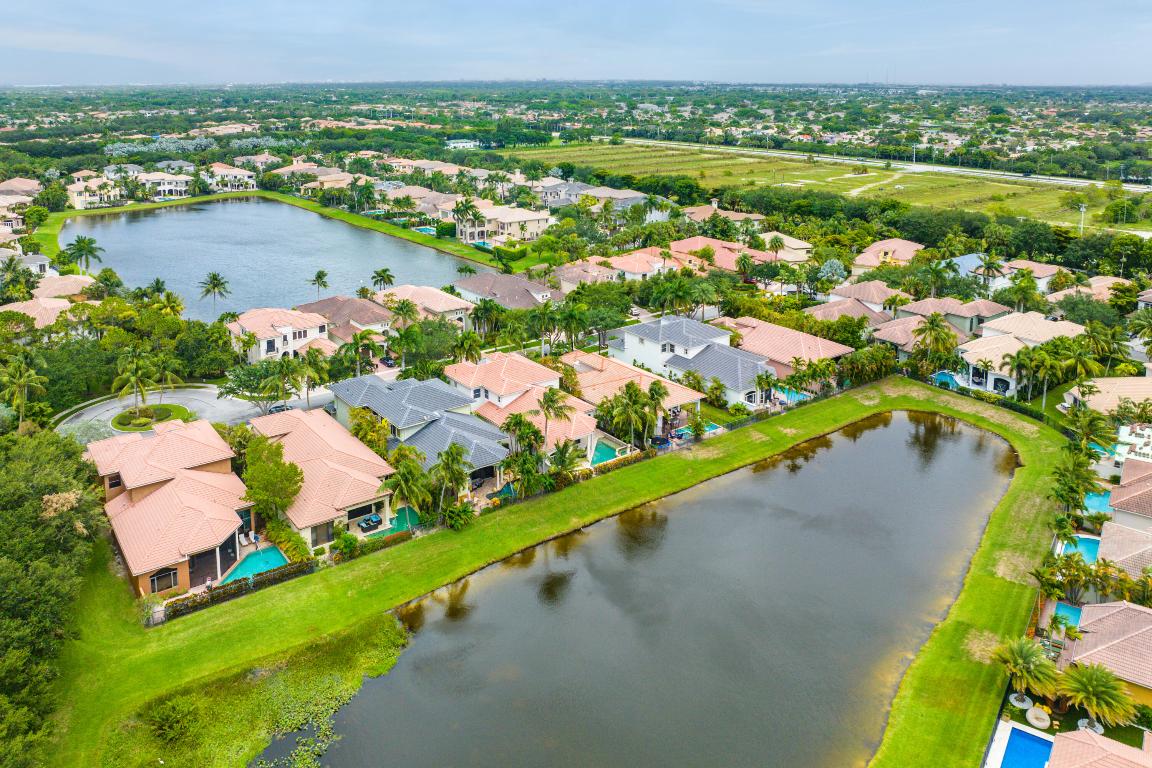 17952 Villa Club Way