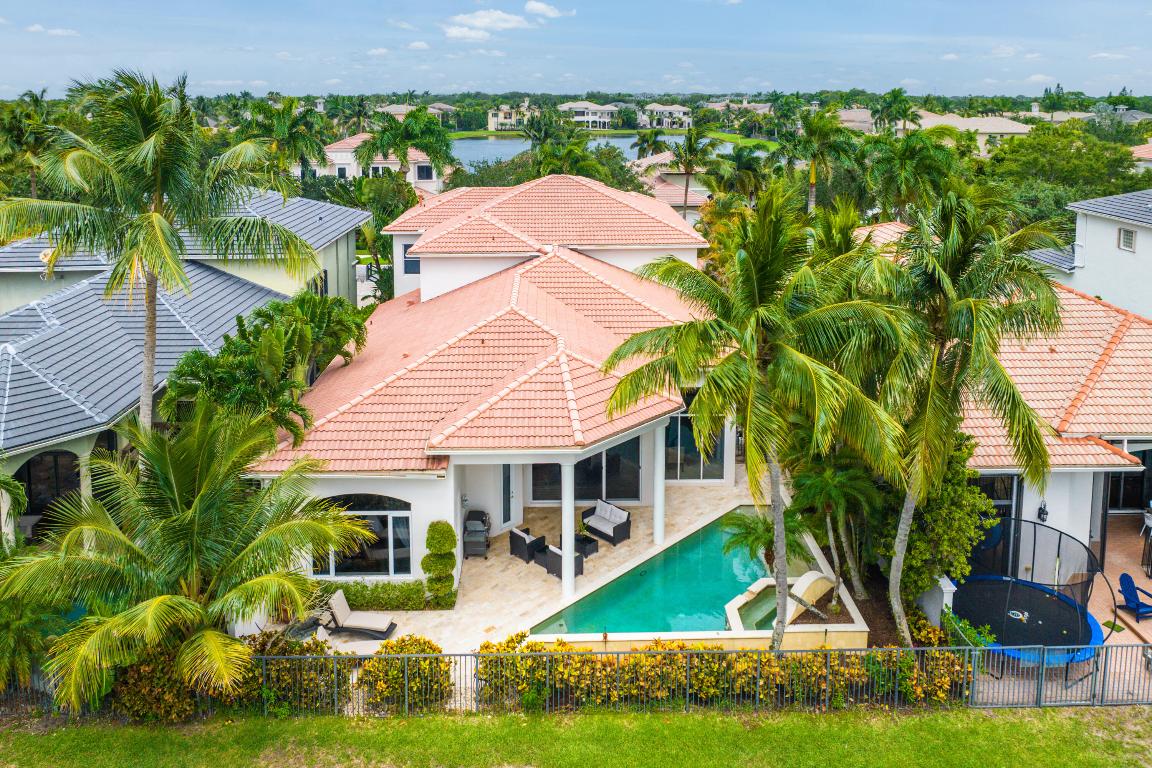 17952 Villa Club Way