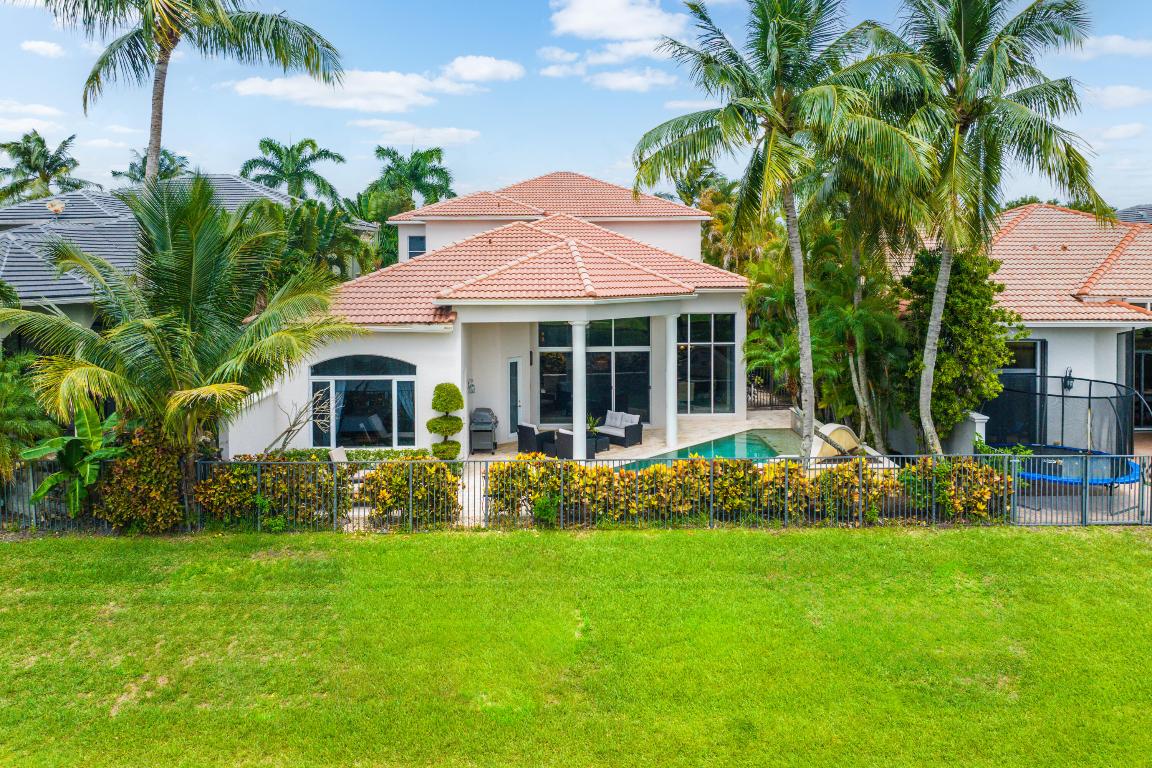 17952 Villa Club Way