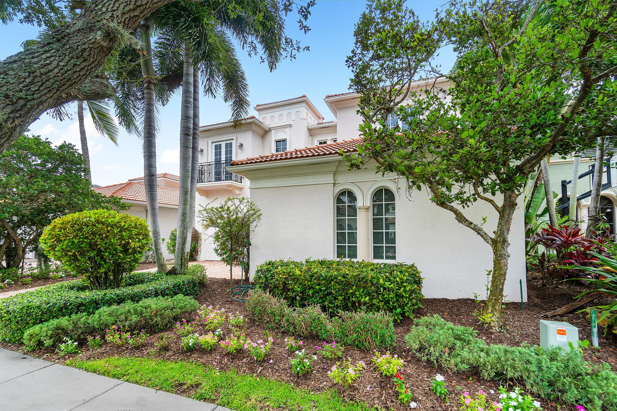 17952 Villa Club Way