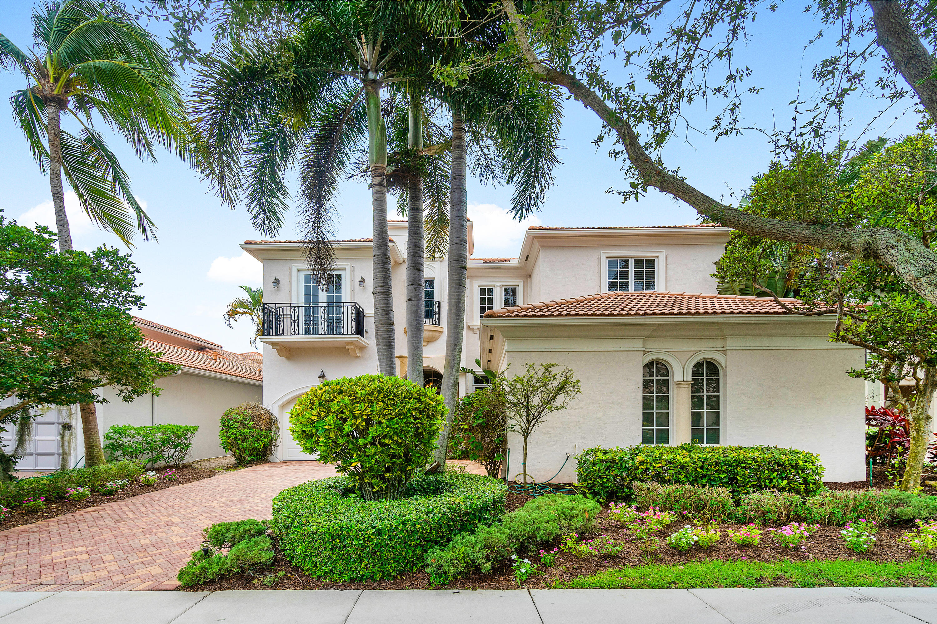 17952 Villa Club Way