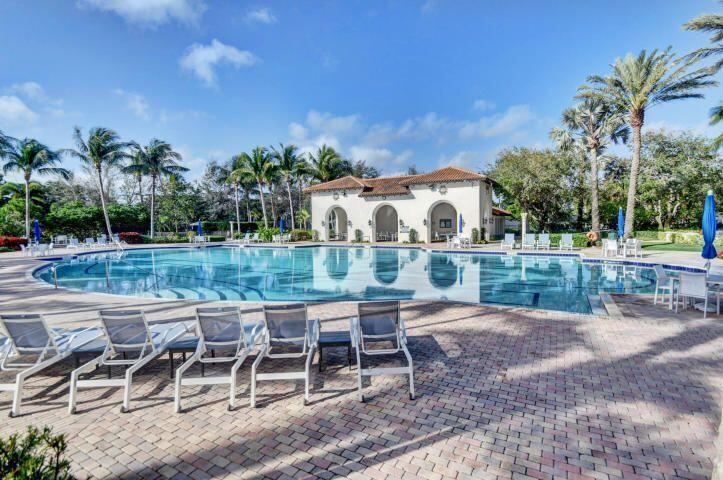 17952 Villa Club Way