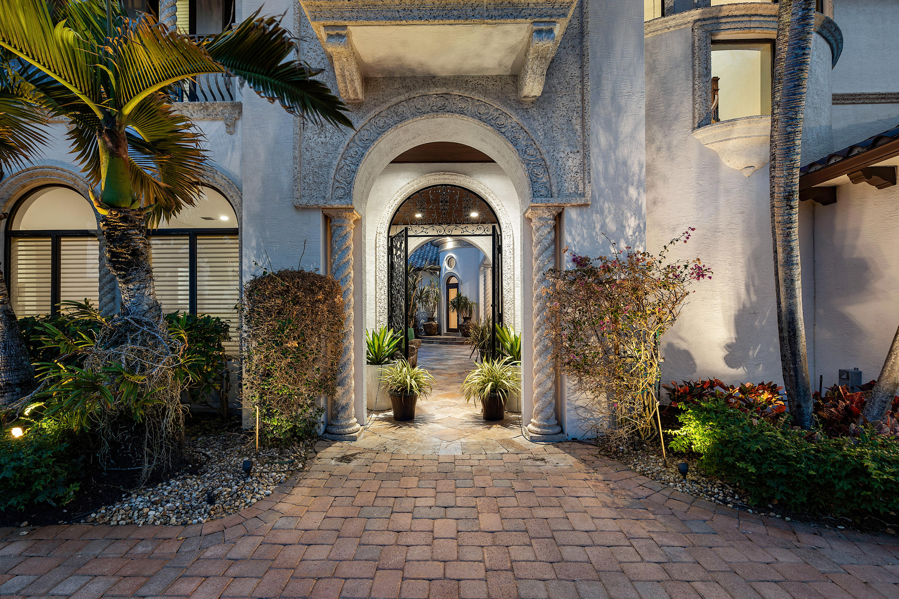 9509 Grand Estates Way