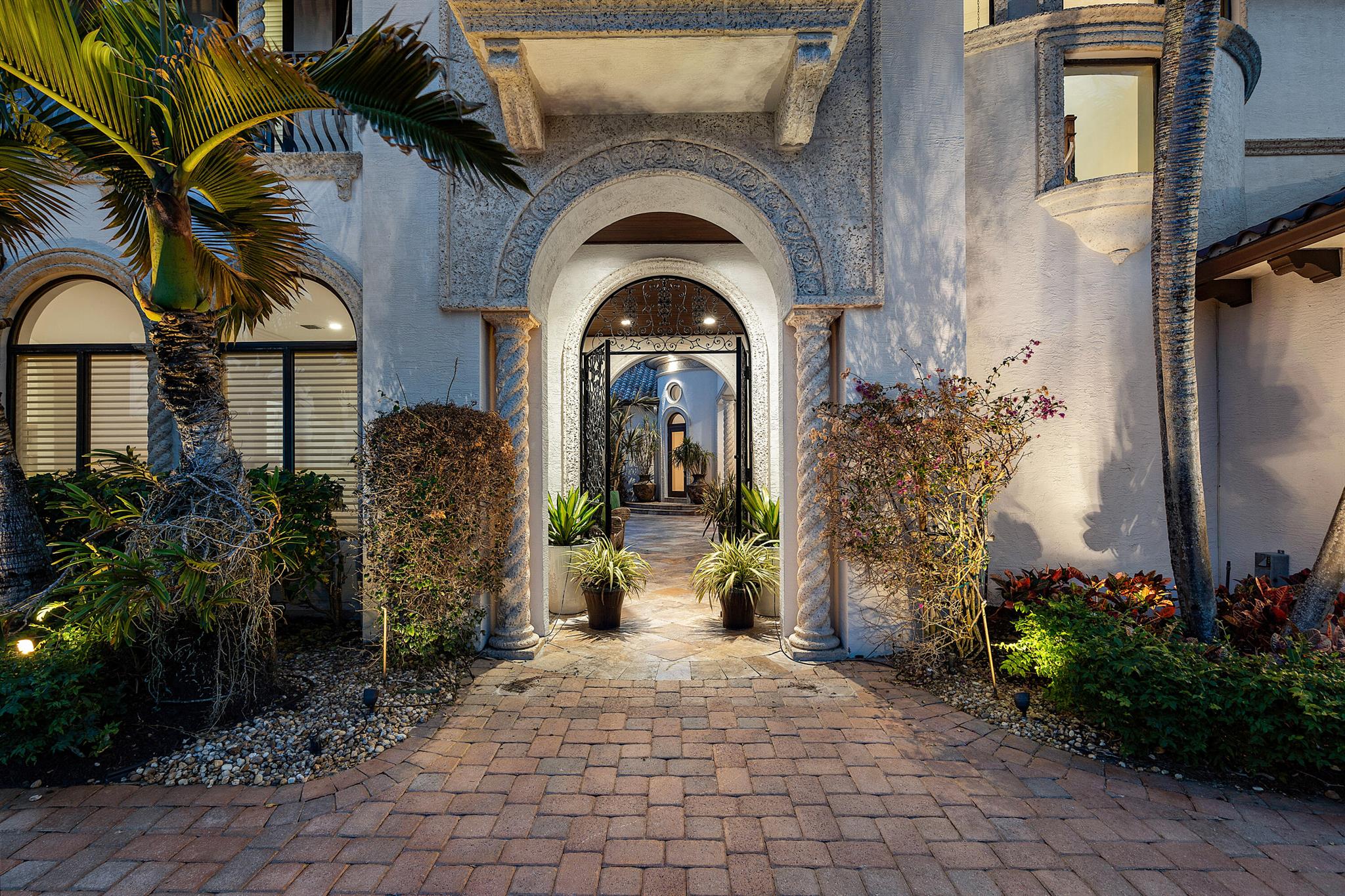 9509 Grand Estates Way