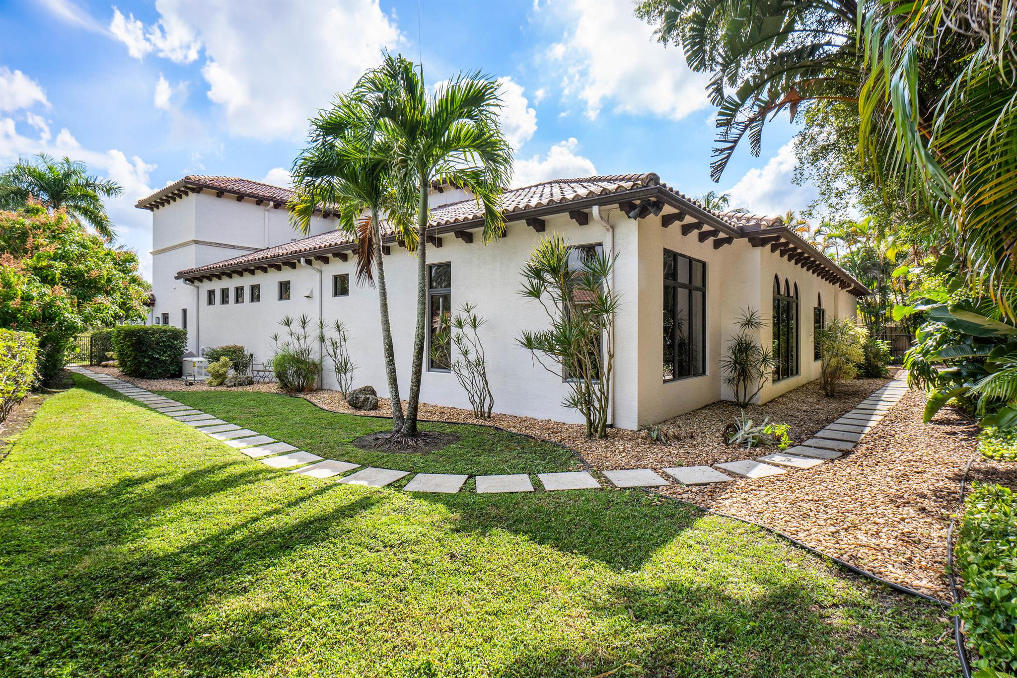 9509 Grand Estates Way