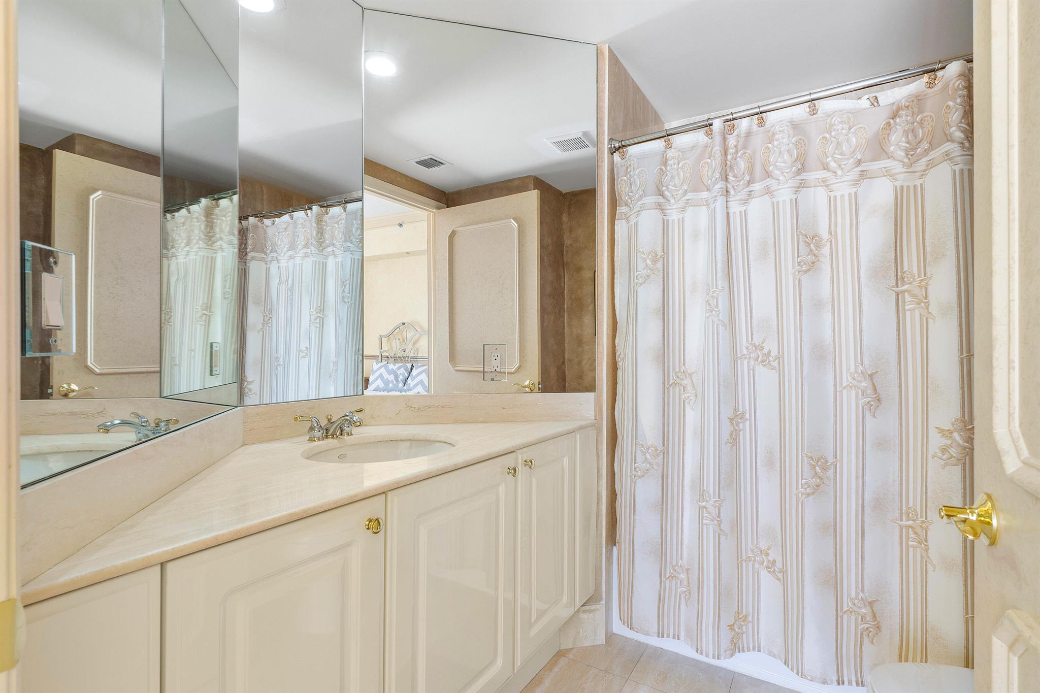 3700 S Ocean Boulevard 410