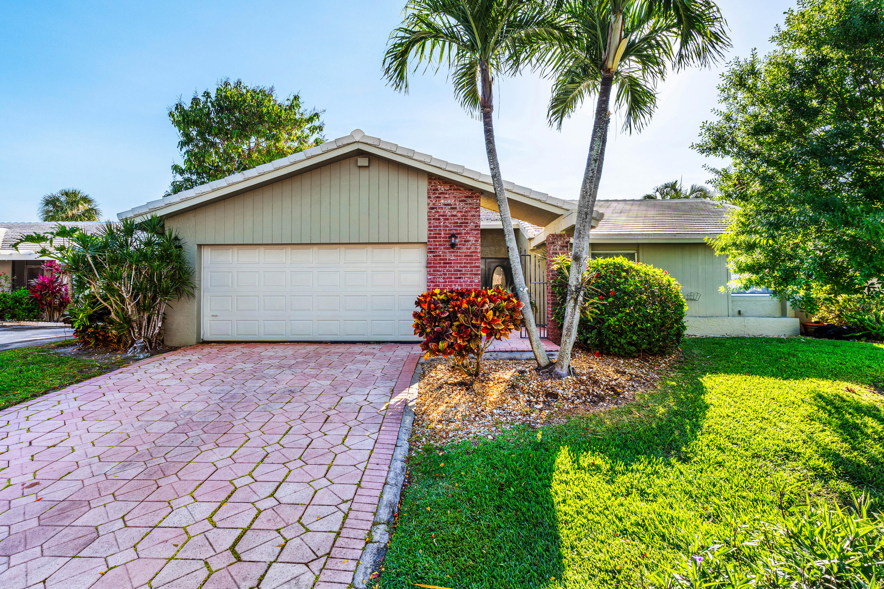 22230 Cameo Drive E
