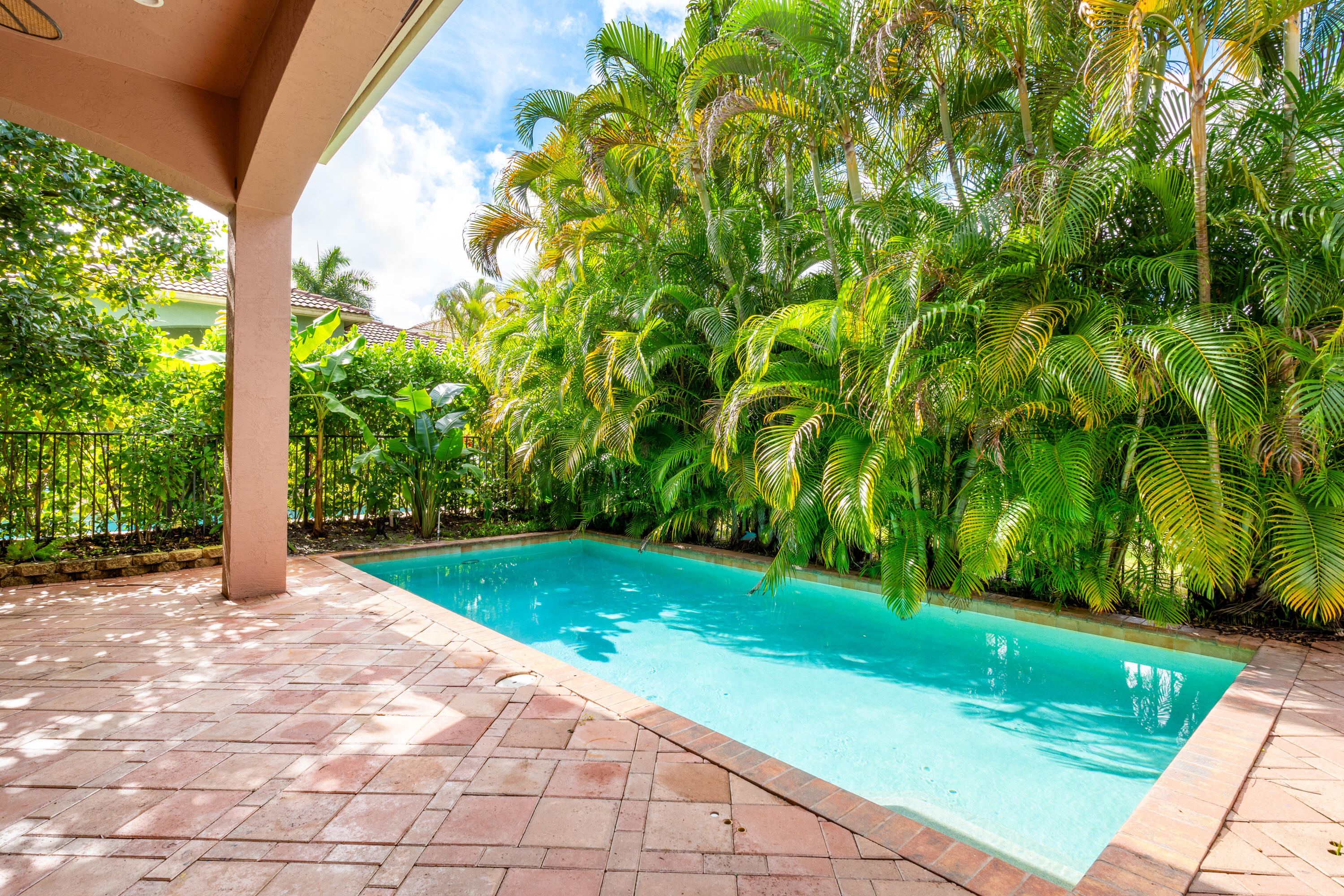 17928 Villa Club Way