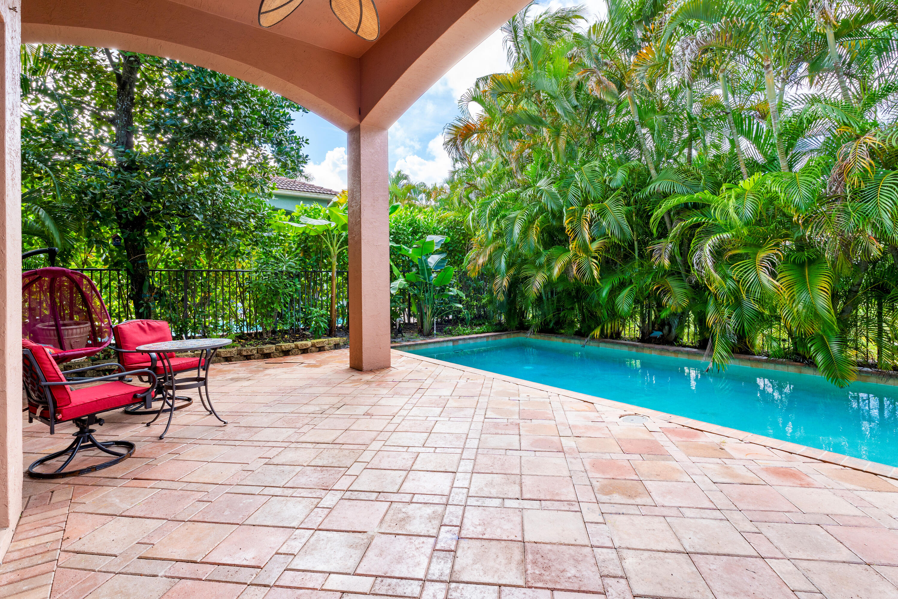 17928 Villa Club Way