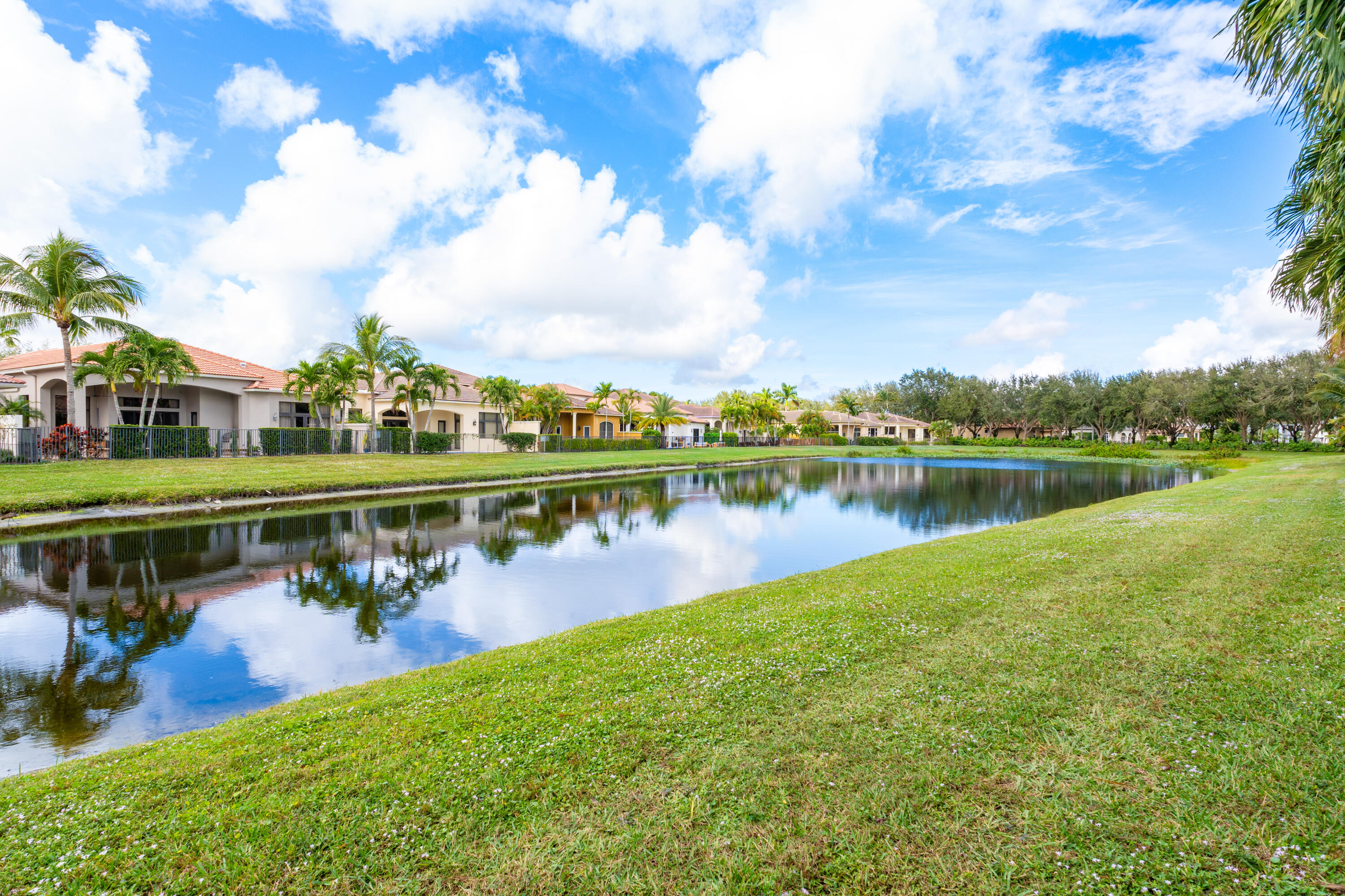 17928 Villa Club Way