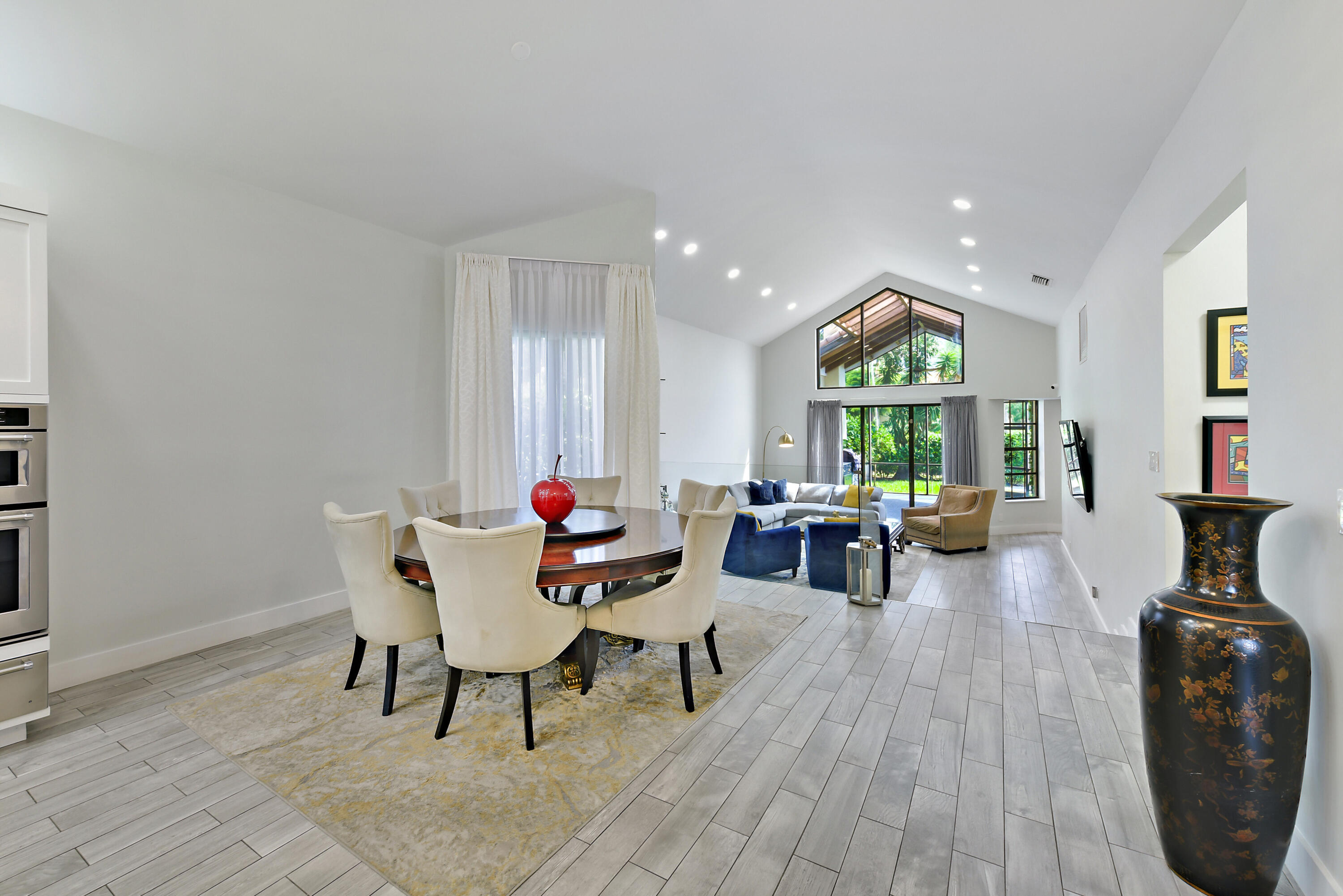 7493 Campo Florido