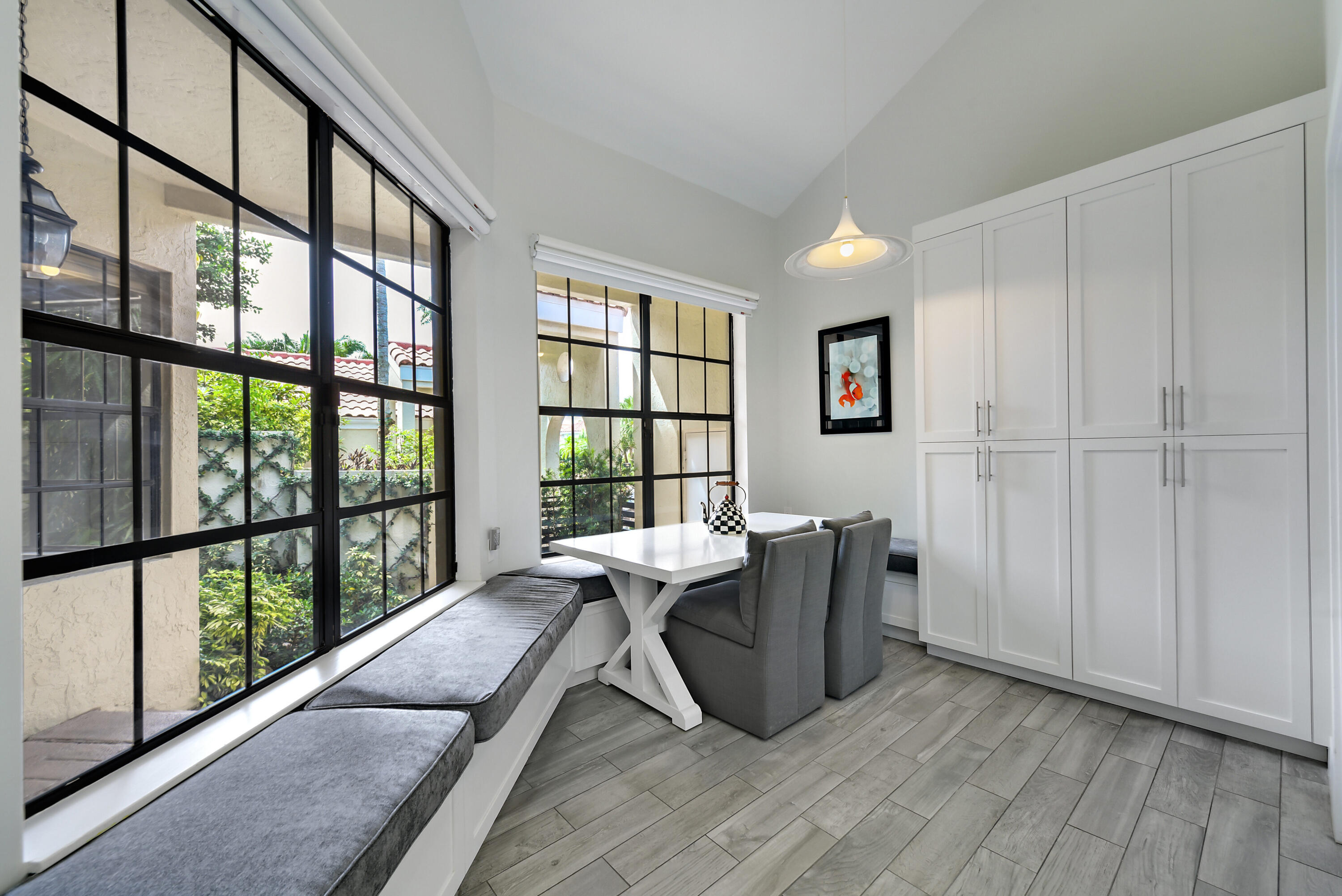 7493 Campo Florido