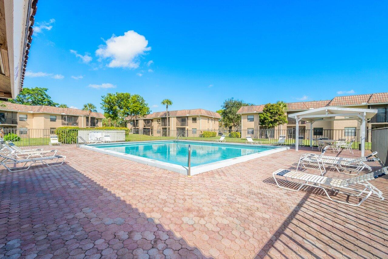 6736 Palmetto Circle S 105
