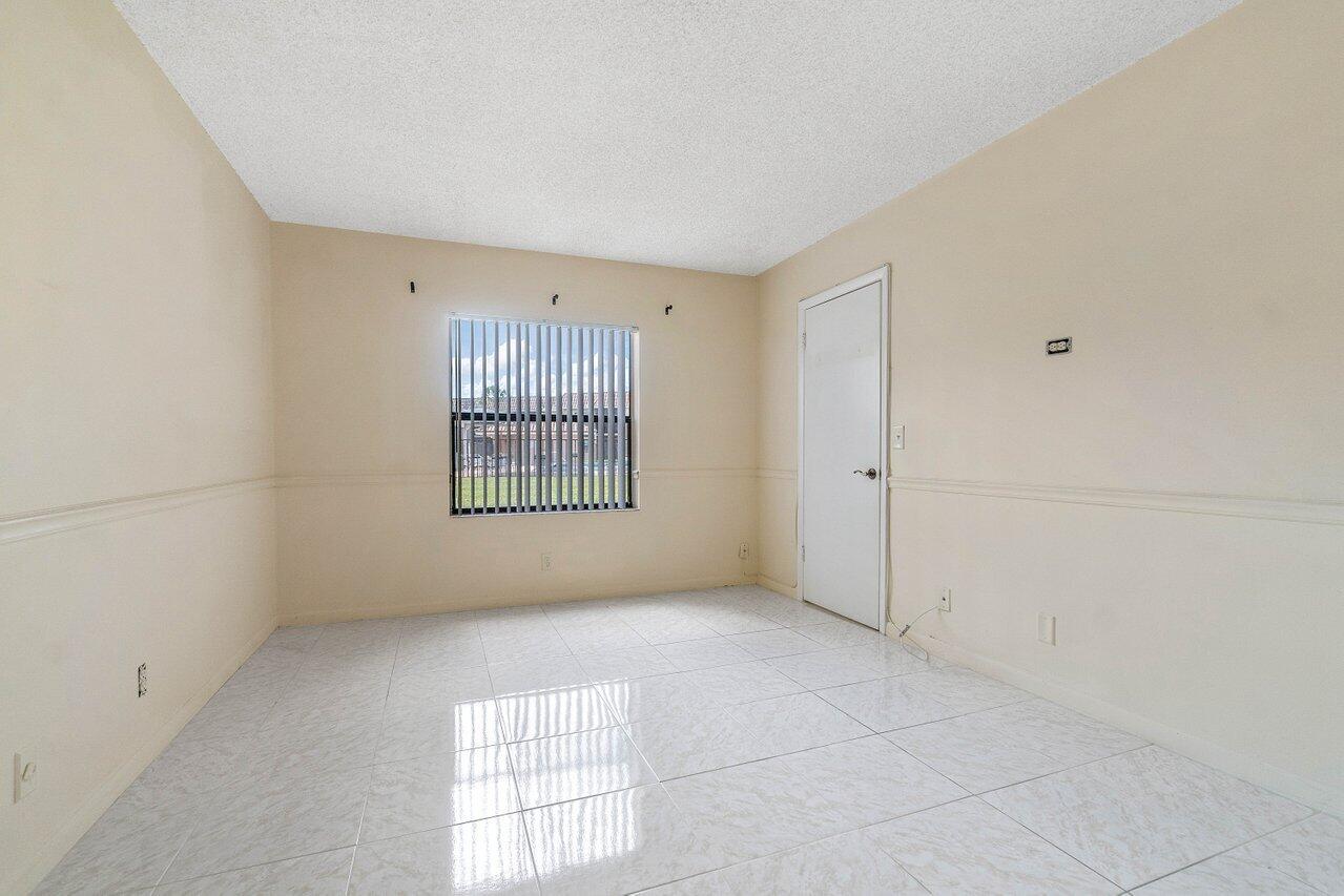 6736 Palmetto Circle S 105