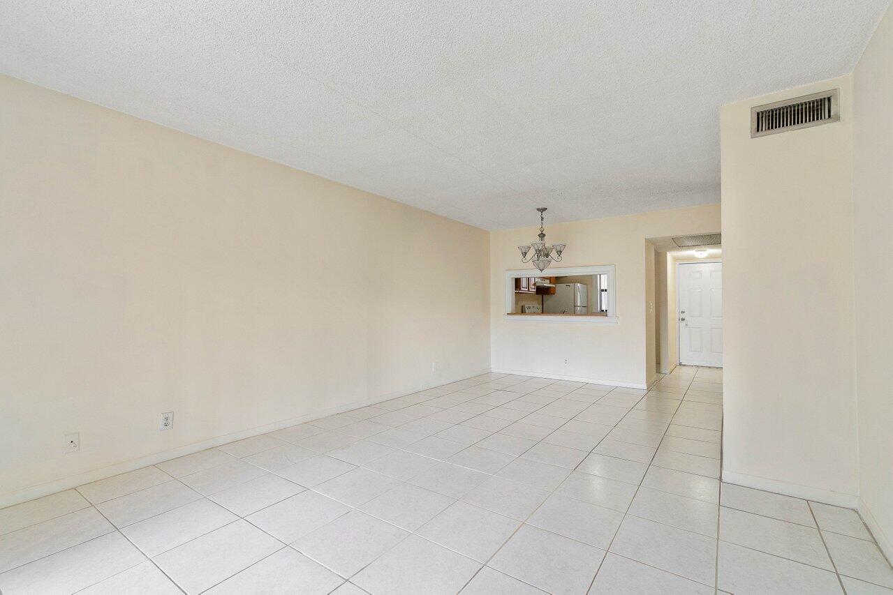 6736 Palmetto Circle S 105
