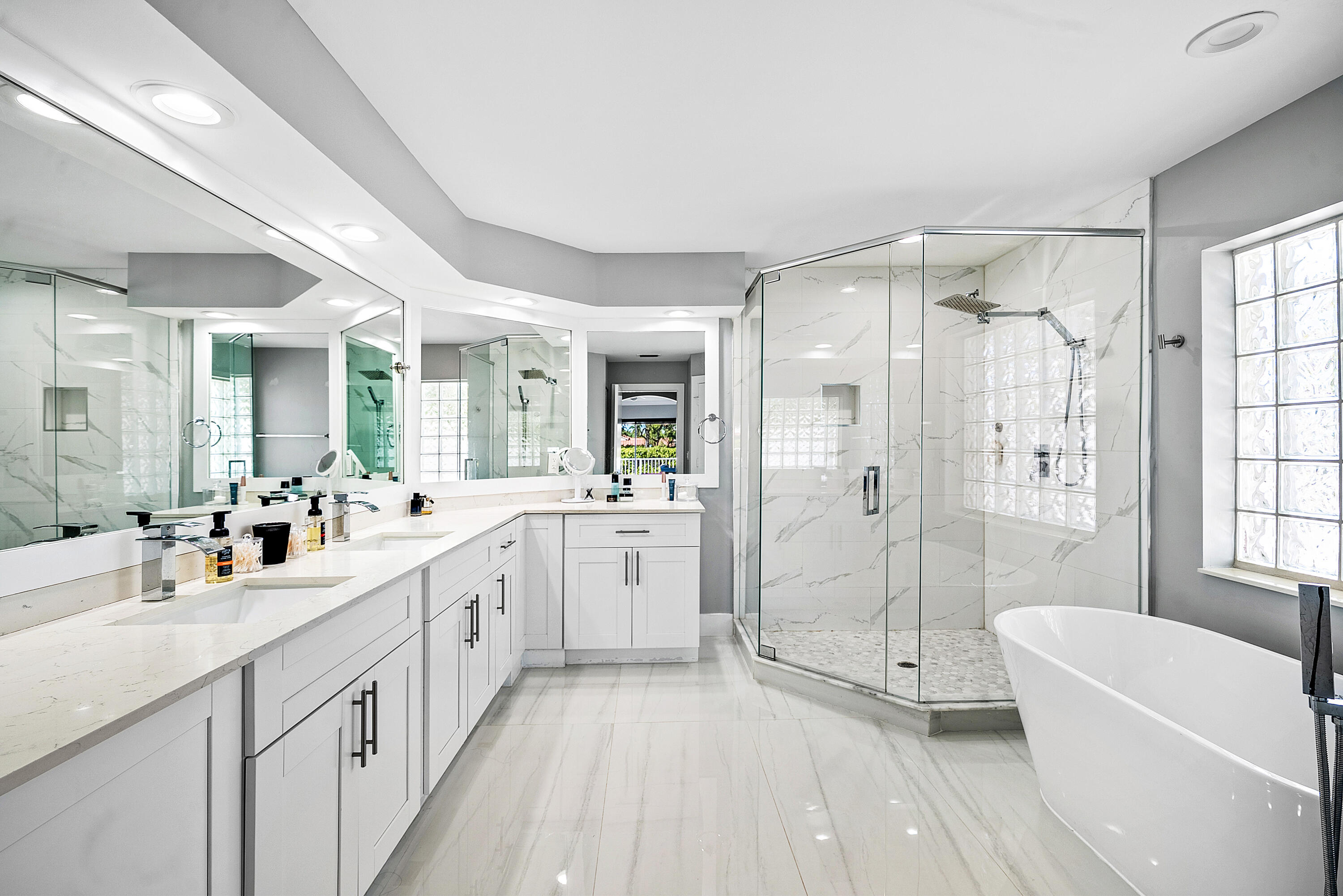 19706 Dinner Key Drive