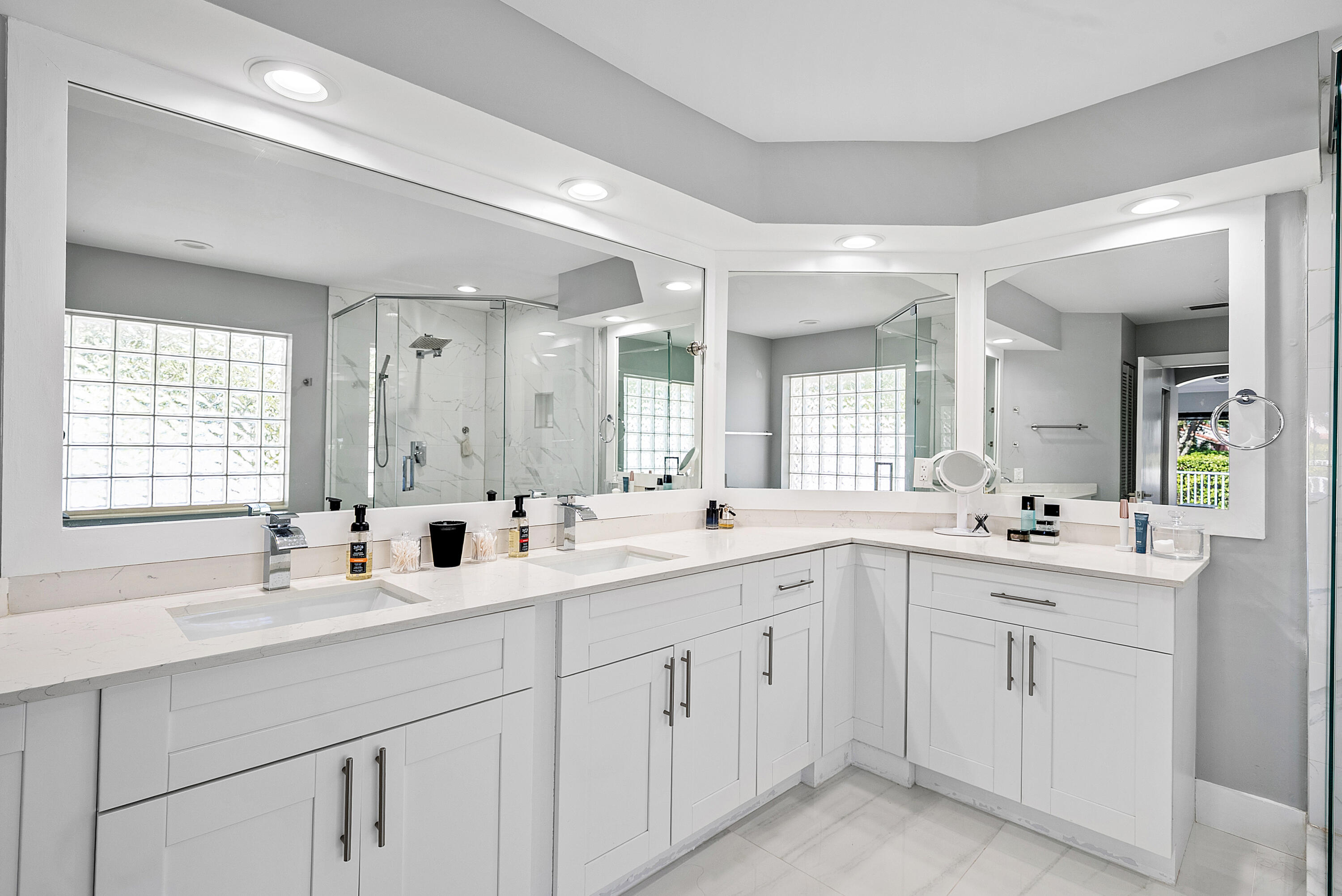 19706 Dinner Key Drive