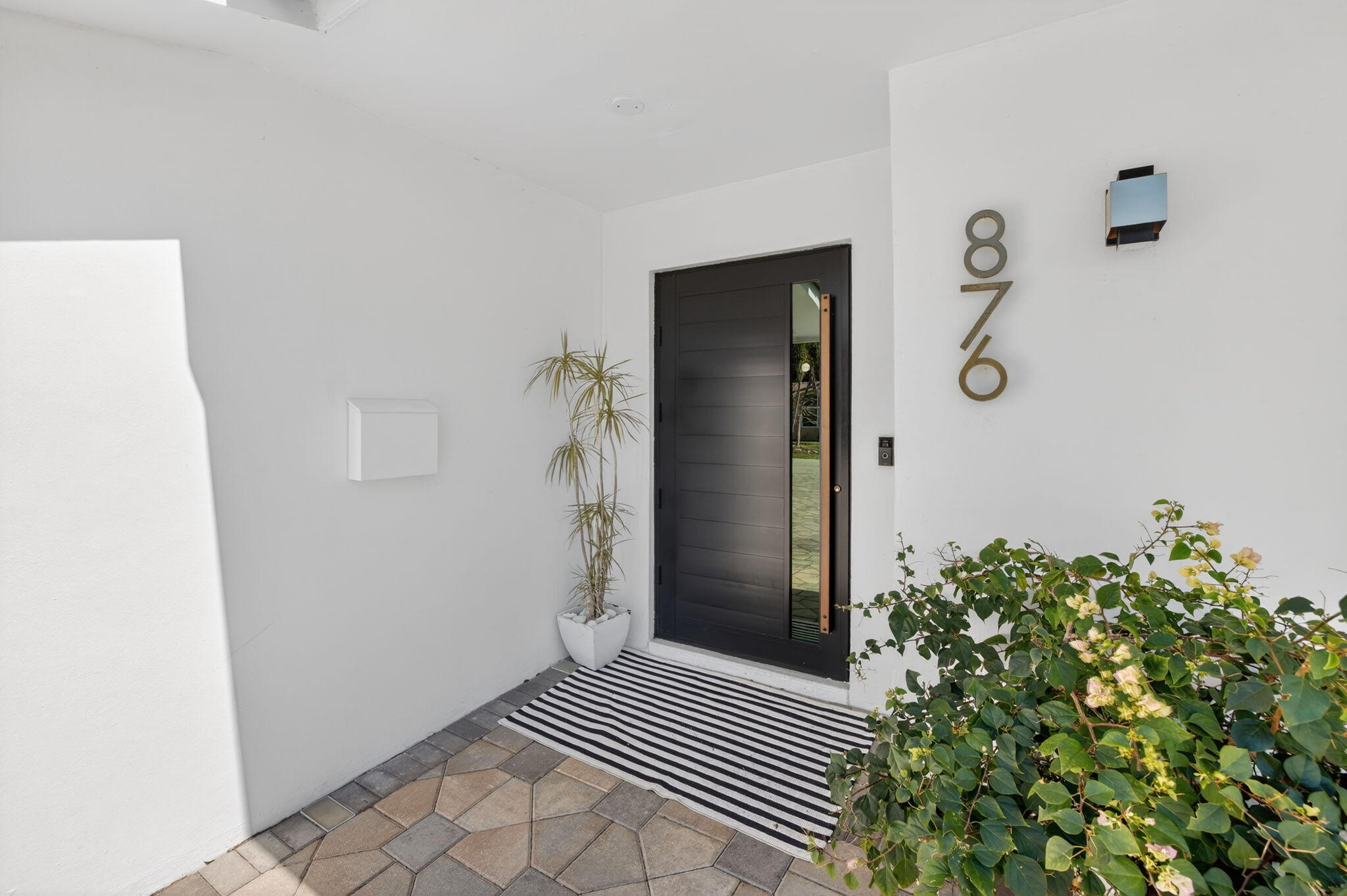 876 NW 6th Avenue