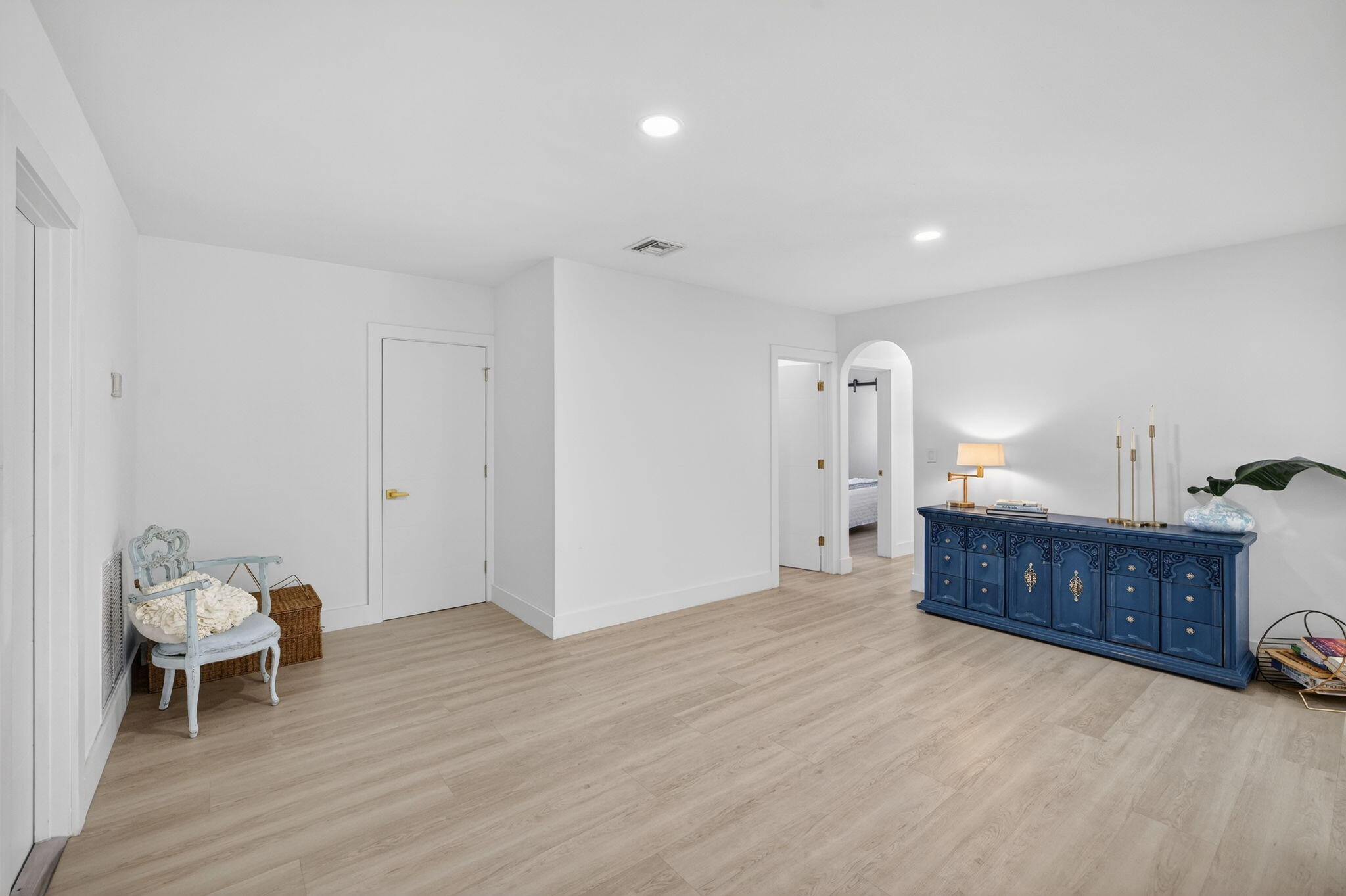 876 NW 6th Avenue