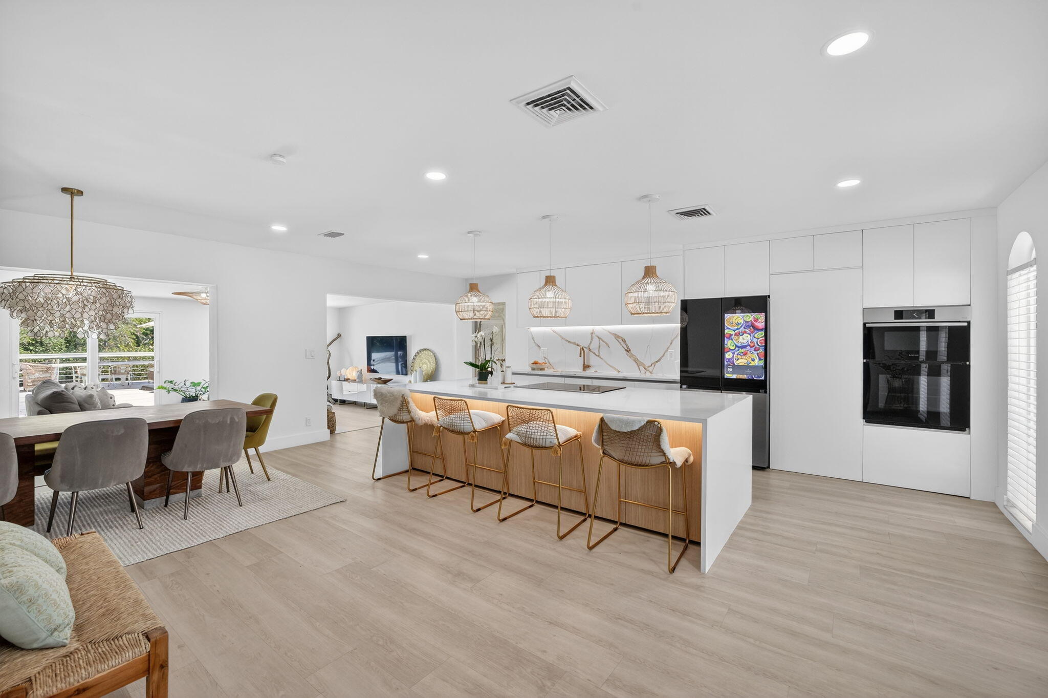 876 NW 6th Avenue