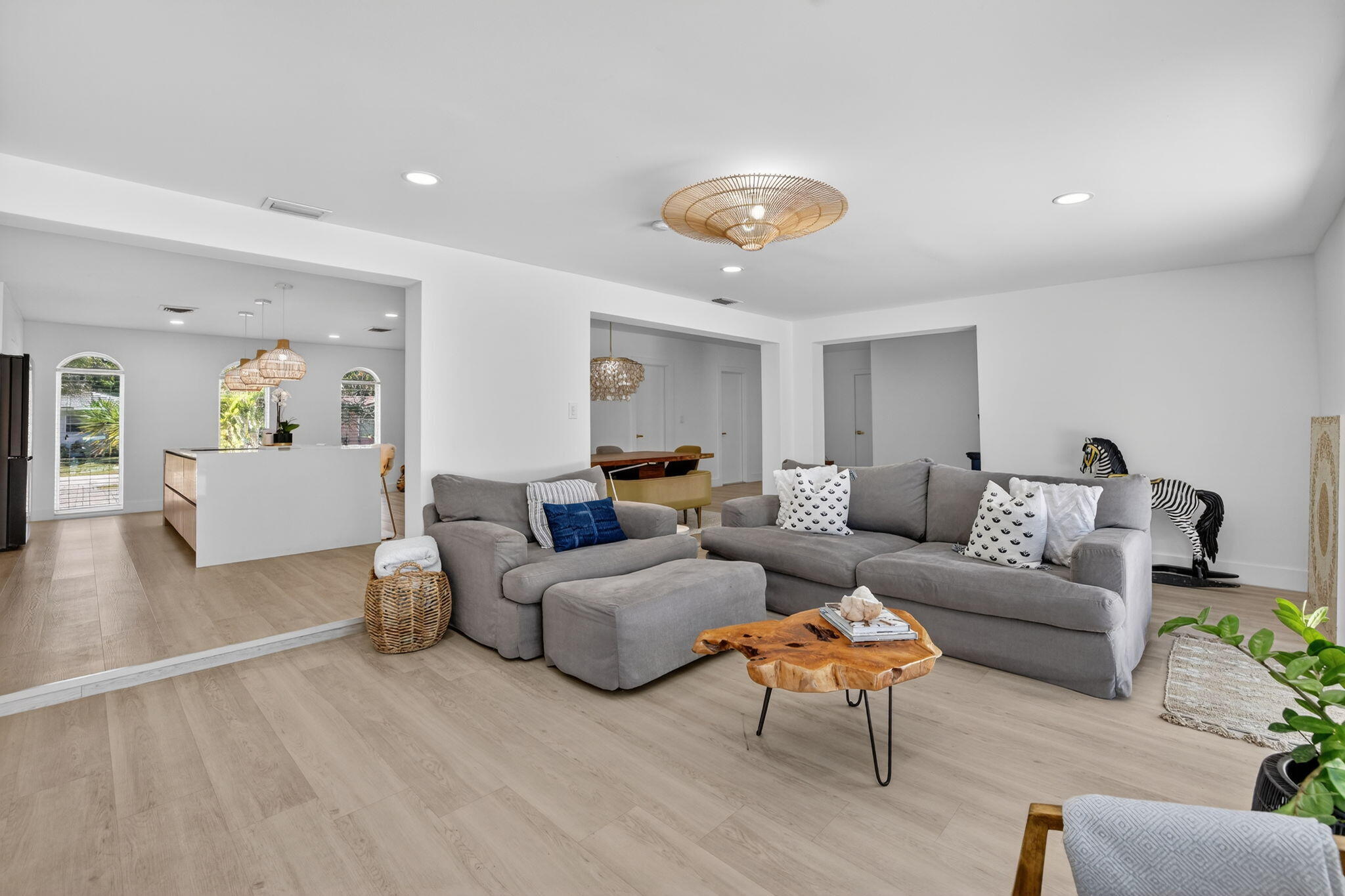 876 NW 6th Avenue