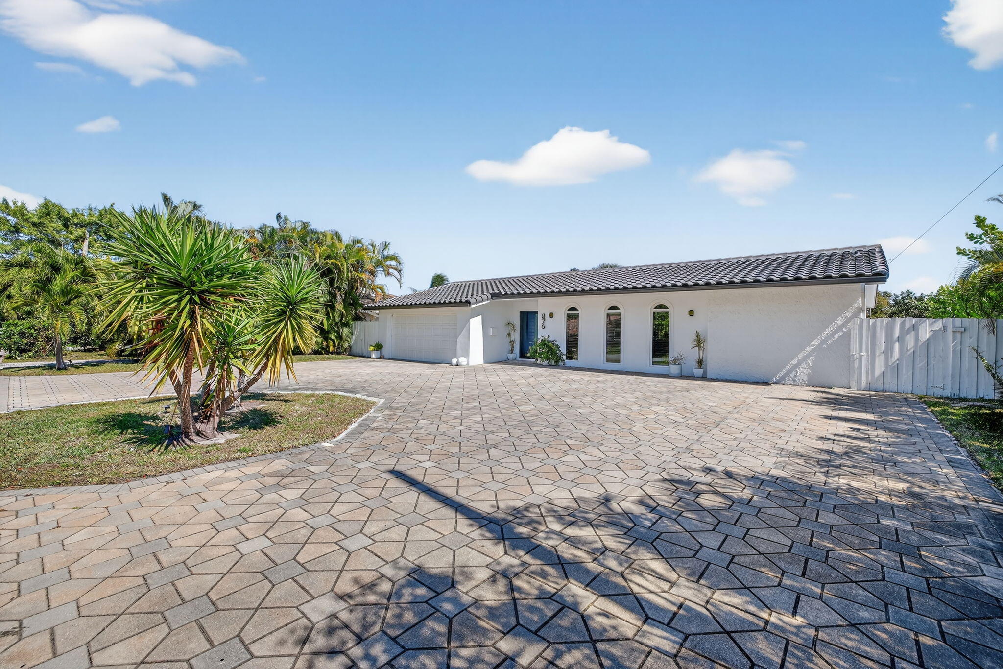 876 NW 6th Avenue