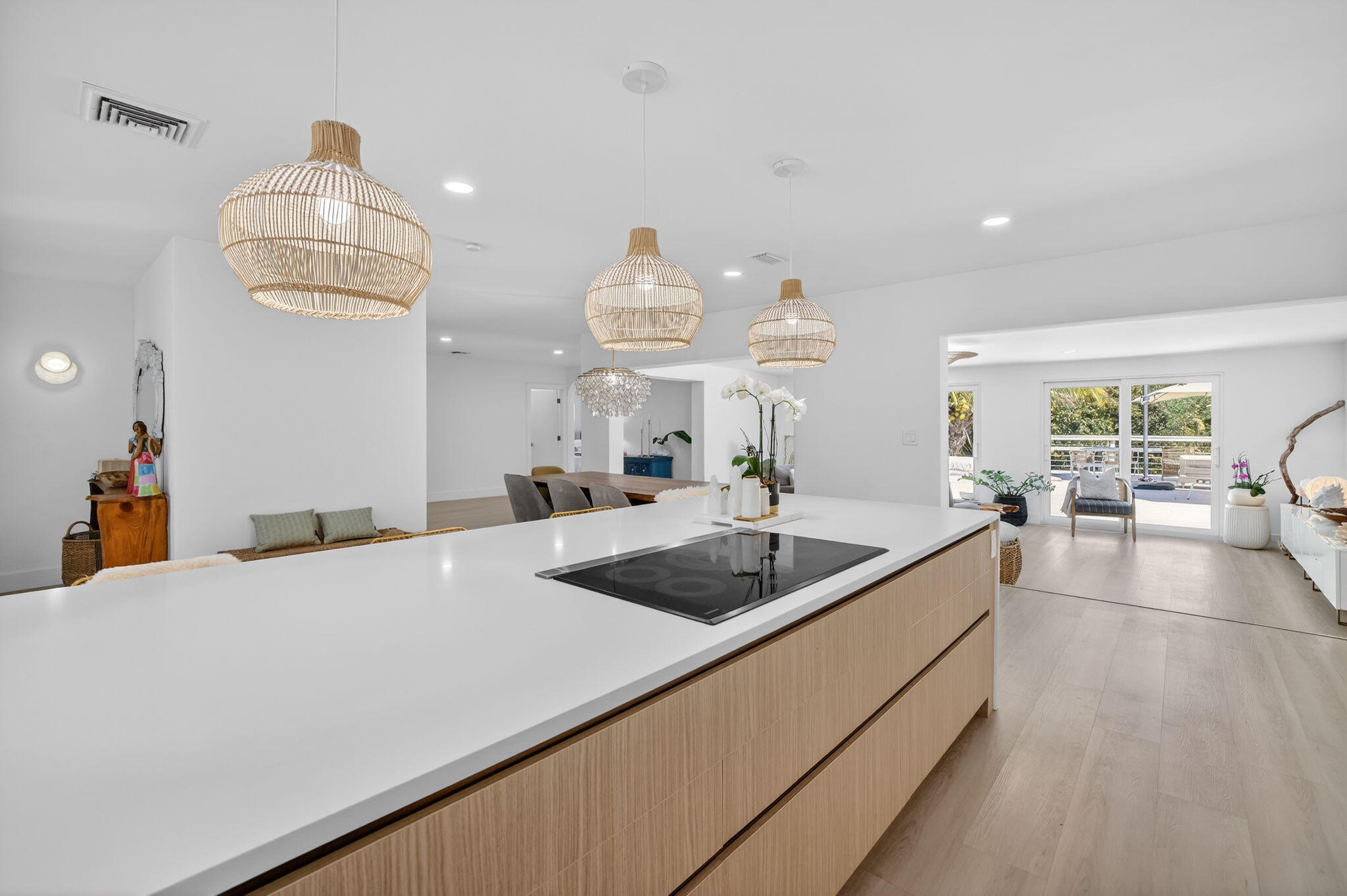876 NW 6th Avenue