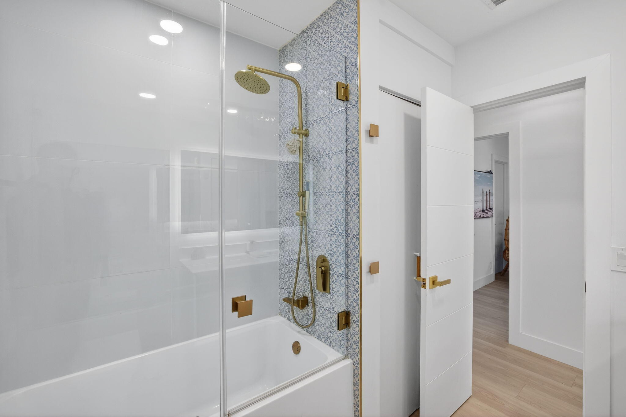876 NW 6th Avenue
