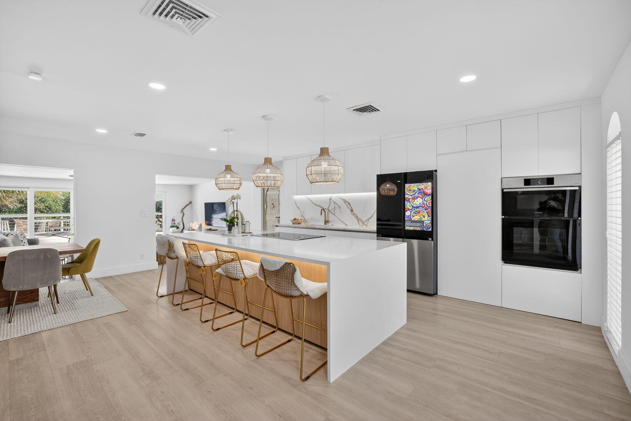 876 NW 6th Avenue