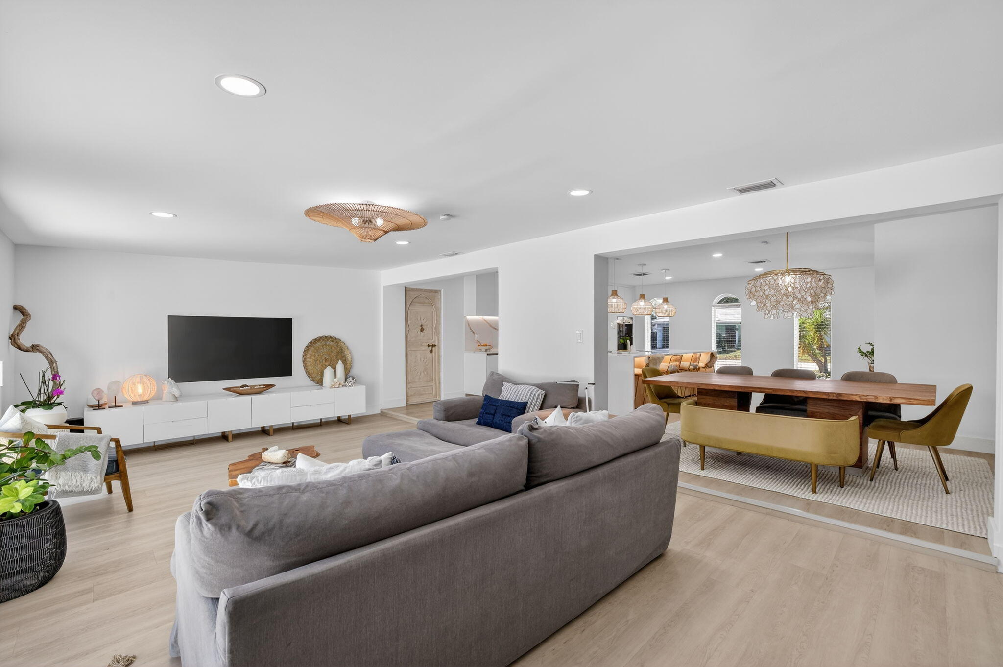 876 NW 6th Avenue