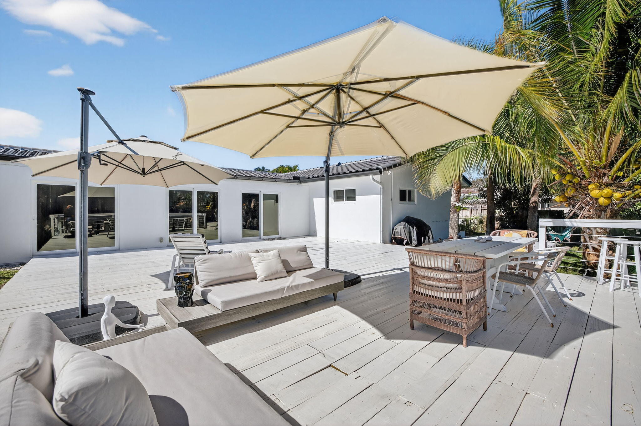 876 NW 6th Avenue