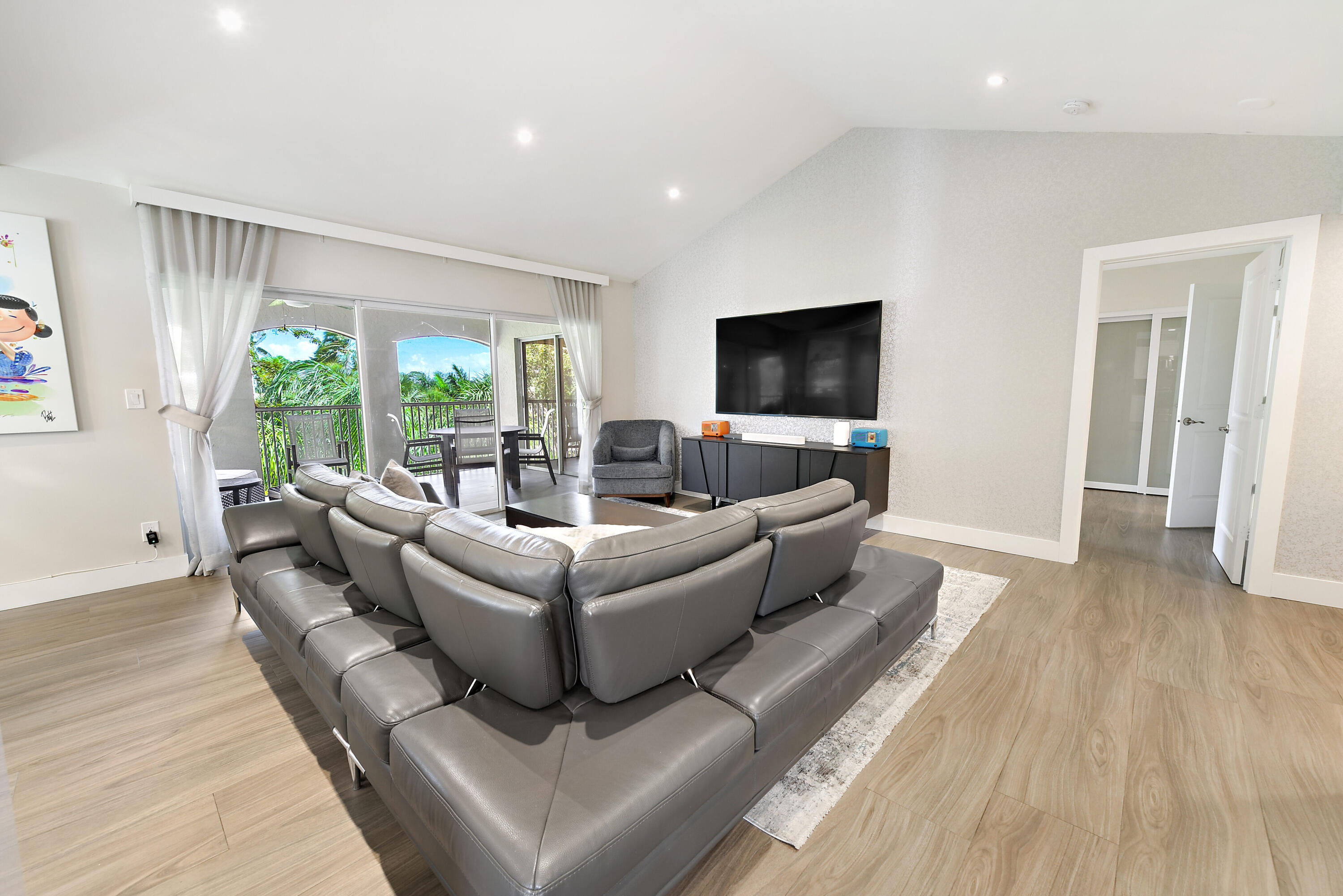 7369 Orangewood Lane 301