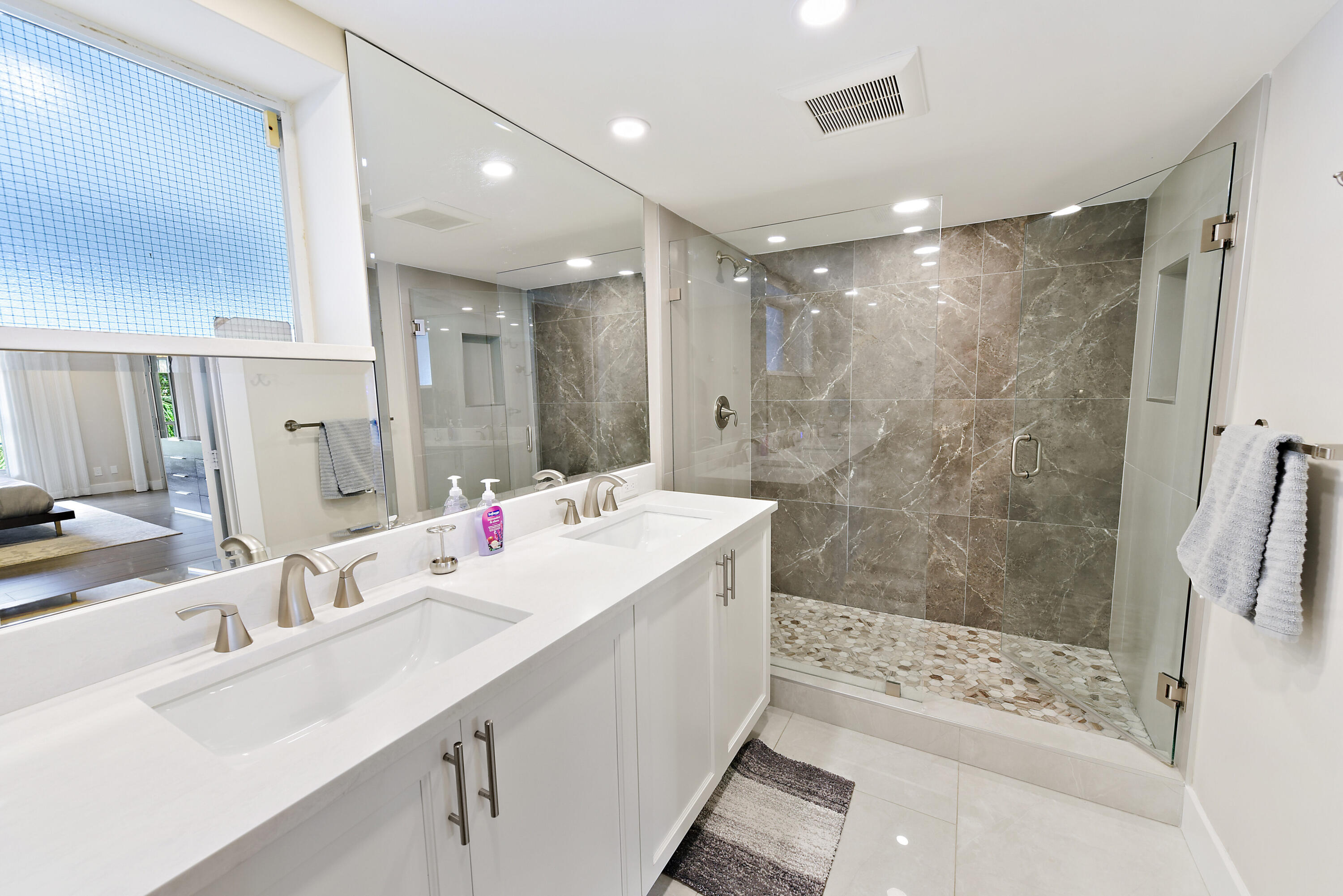 7369 Orangewood Lane 301