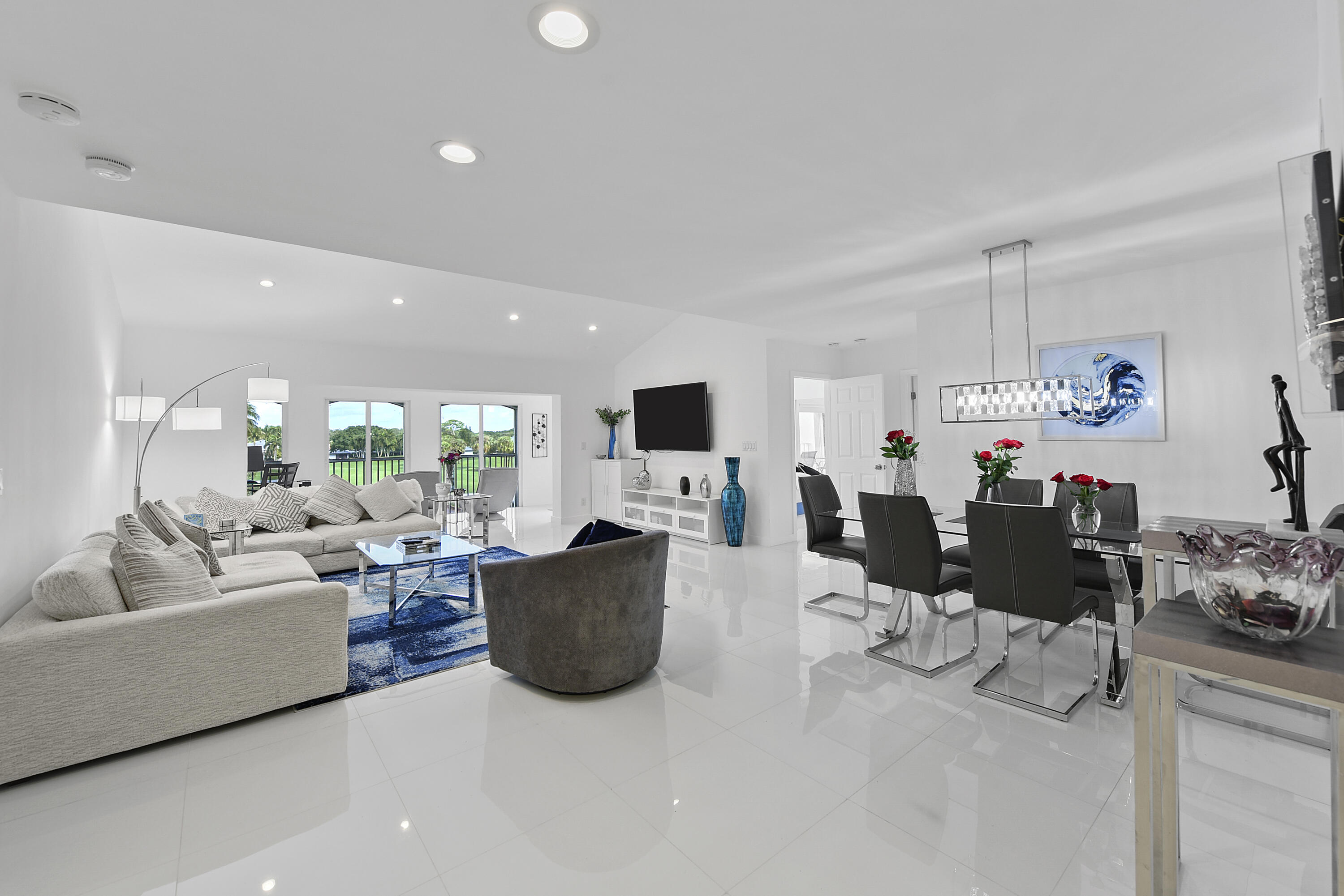 7369 Orangewood Lane 303