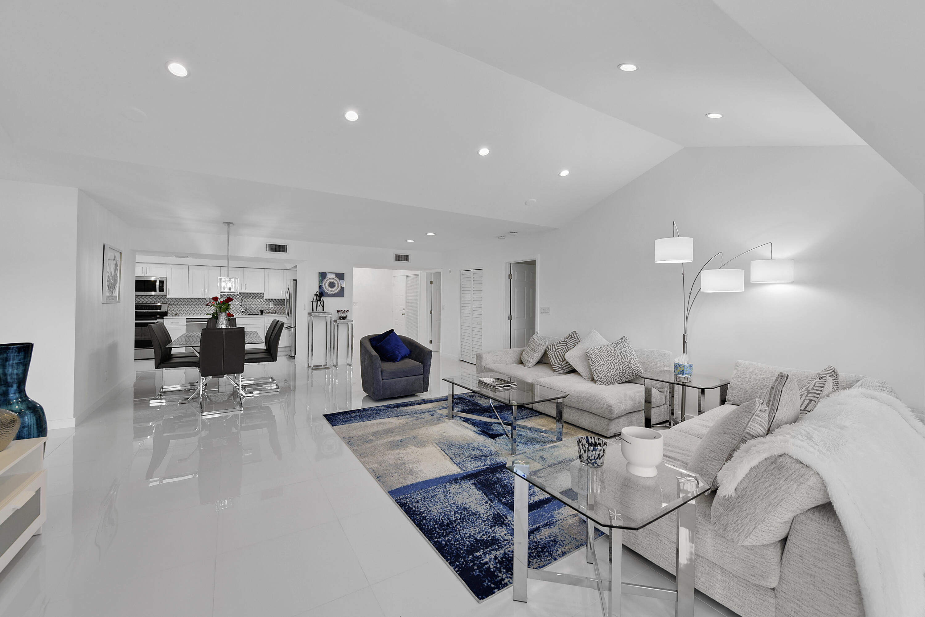 7369 Orangewood Lane 303