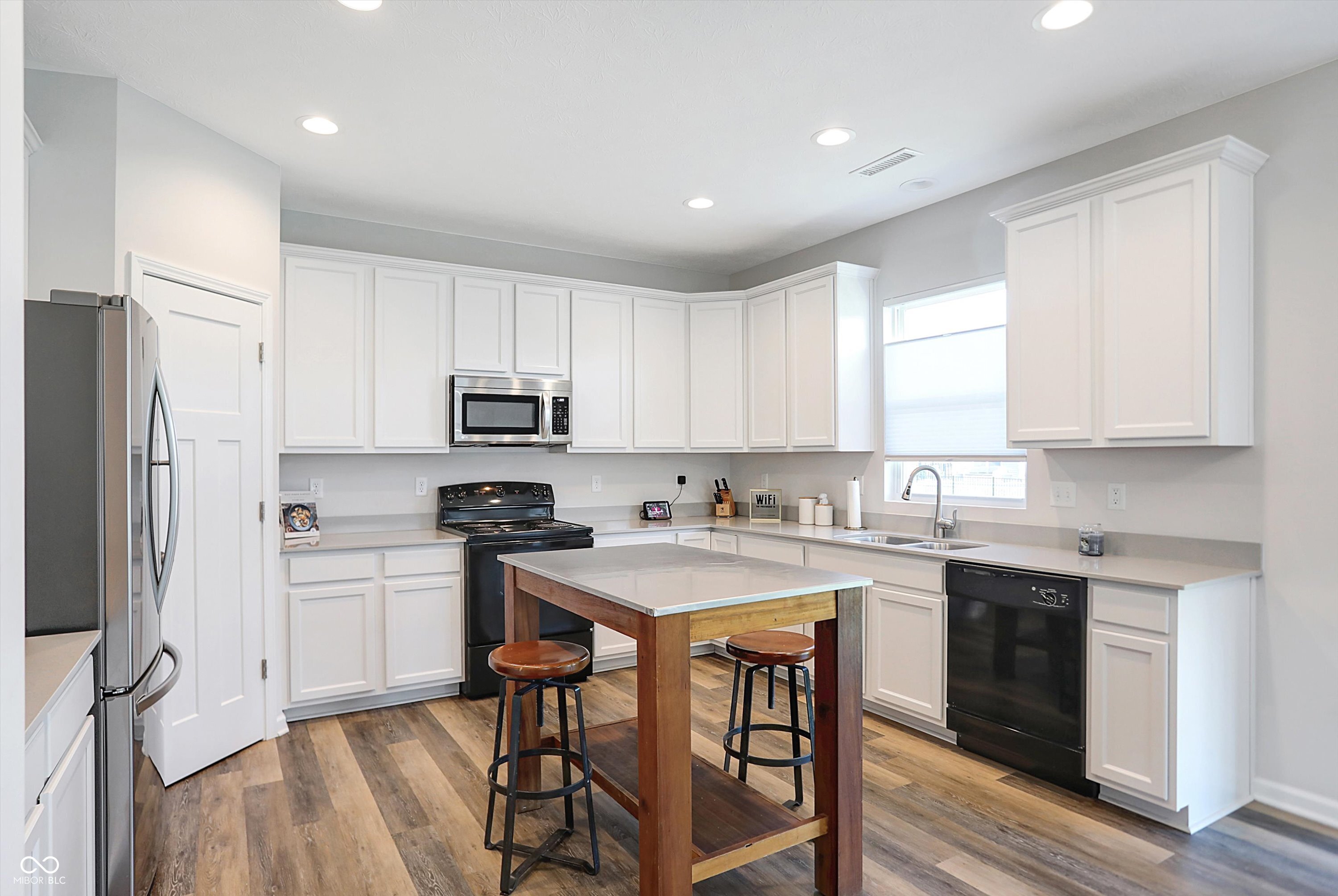 1287 Tanager Way