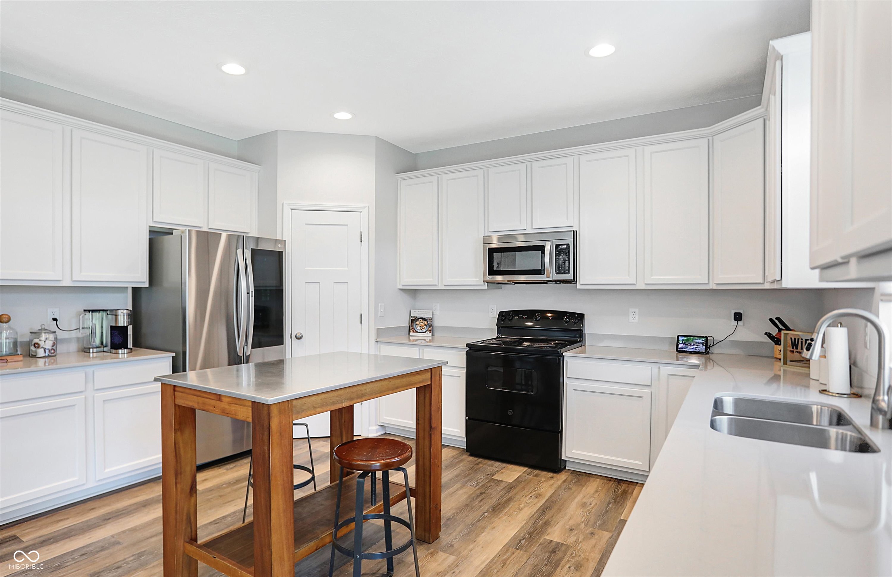 1287 Tanager Way